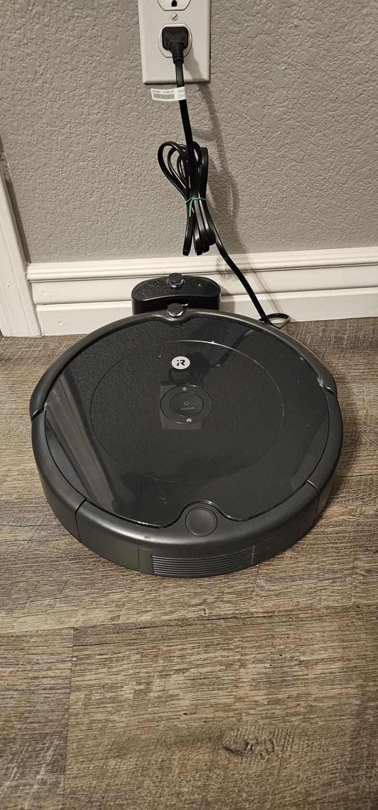 iRobot Roomba 105 Vac Robot Vacuum - Easy to use, Intense Power-Lifting Suction, LiDAR Navigation, Multi-Surface Cleaning, Cleans in Neat Rows, Self-Charging customer photo 1