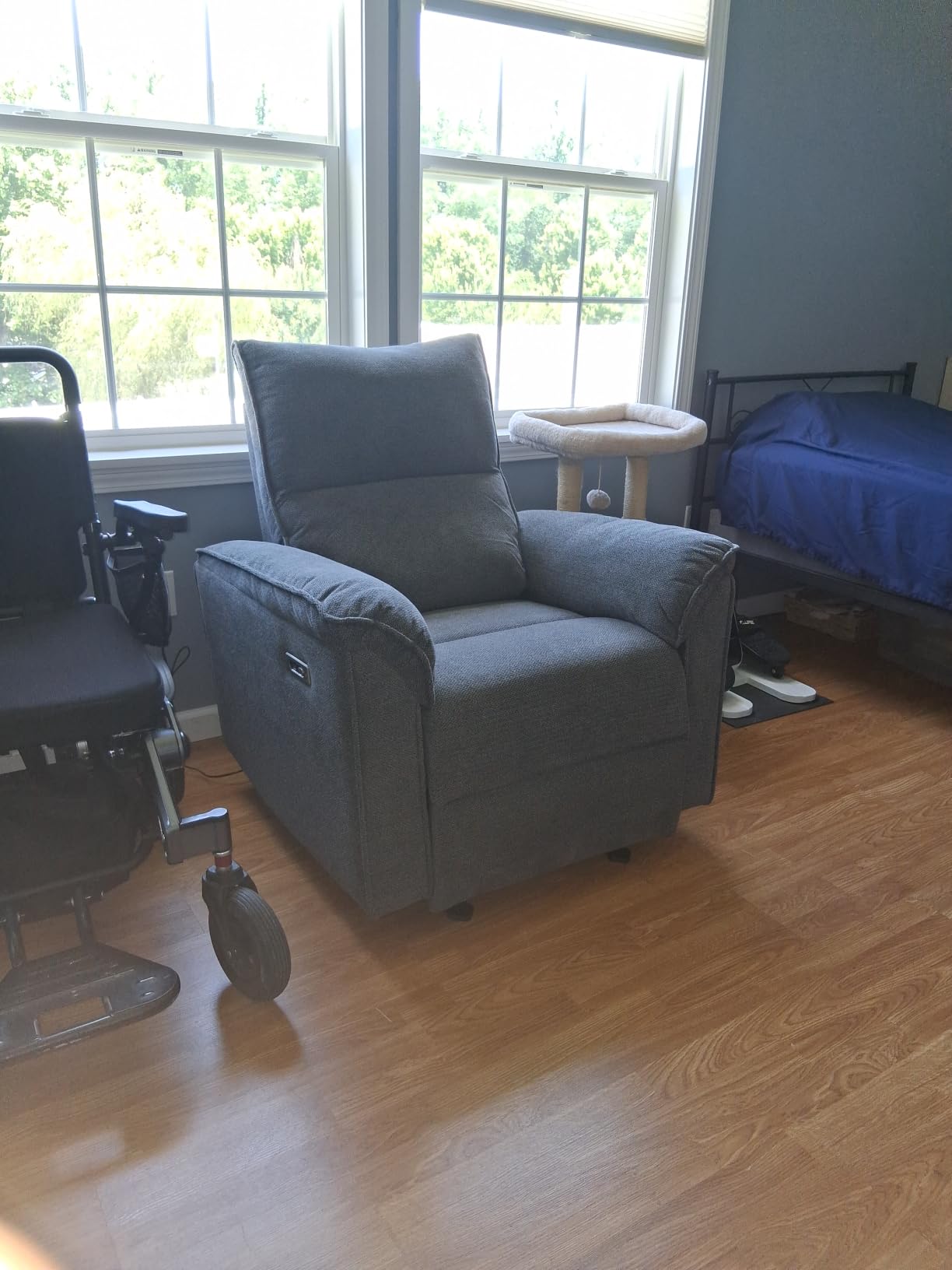 Wall Hugger Recliners for Small Spaces, Zero Wall Power Recliner on Clearance, Faux Leather RV Recliner, Leather Single Sofa, Home Theater Seating for Living Room w/USB Ports (Light-Gray) customer photo 1