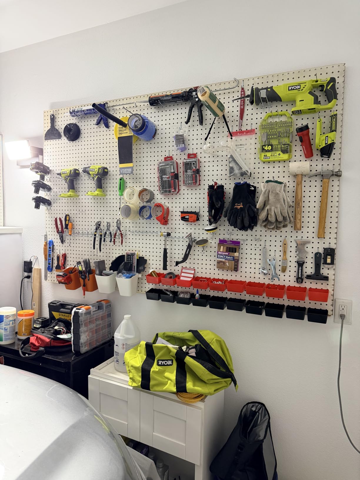 ELEAD 297 Piece Pegboard Hooks Kit, Peg Board Organizer Accessories with Bins for Organizing Various Tools, Fit 1/8 or 1/4 inch Pegboard for Hanging Storage, Garage, Workshop & Craft Room customer photo 1