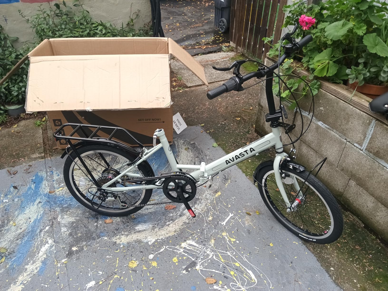 AVASTA Quartet Folding Bike, 20/24 Inch, 7-Speed, Dual Brakes | Folds in seconds with 7-speed shifting, dual brakes, basket and rear rack for everyday city riding customer photo 1