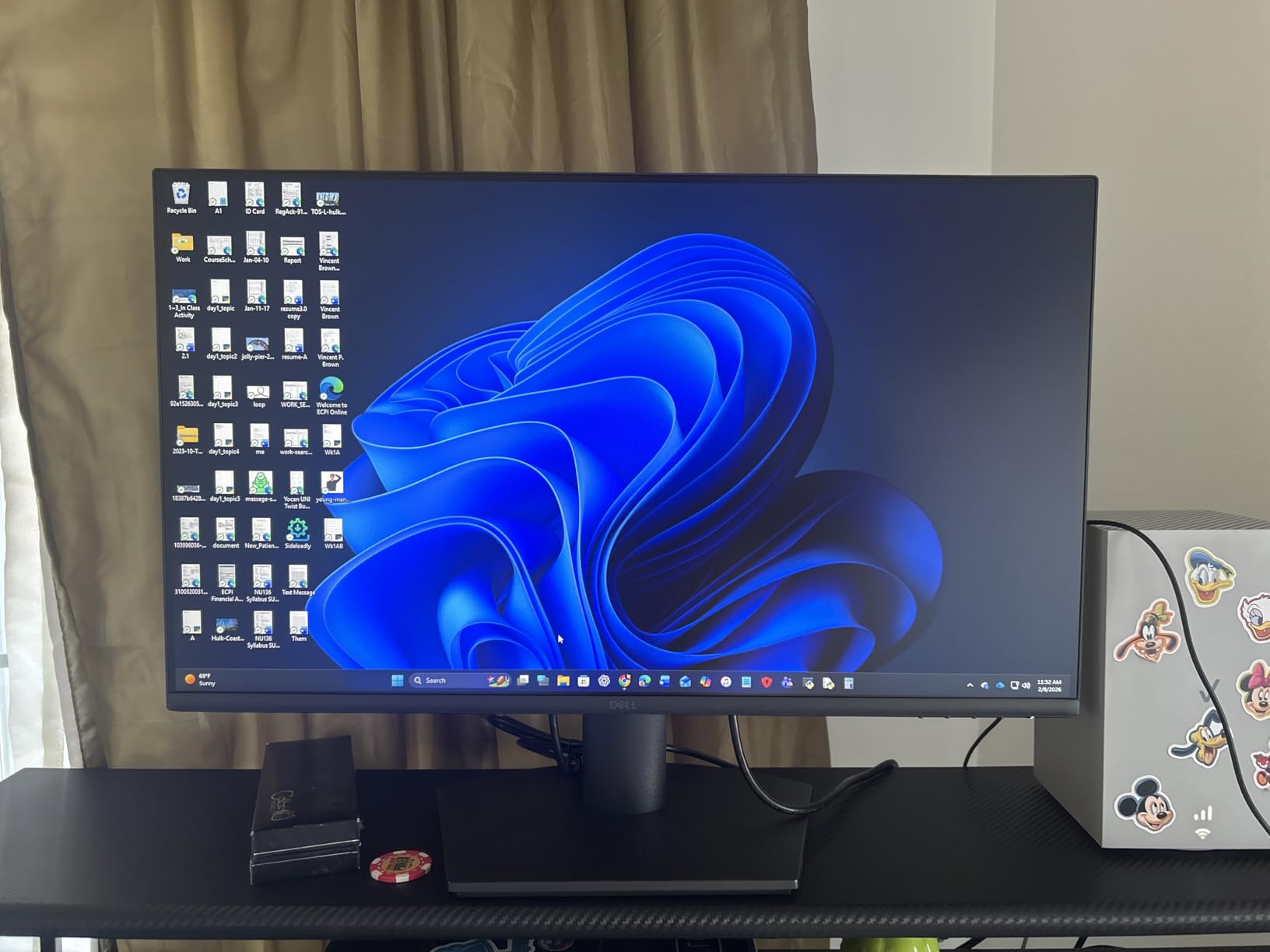 Dell 27 Monitor SE2725HM, FHD, IPS, 100Hz, Eye Comfort, Anti-Glare | HDMI, VGA, 5ms Response, 250 Nit Brightness, 72% NTSC, Tilt Adjust, ENERGY STAR Certified customer photo 2
