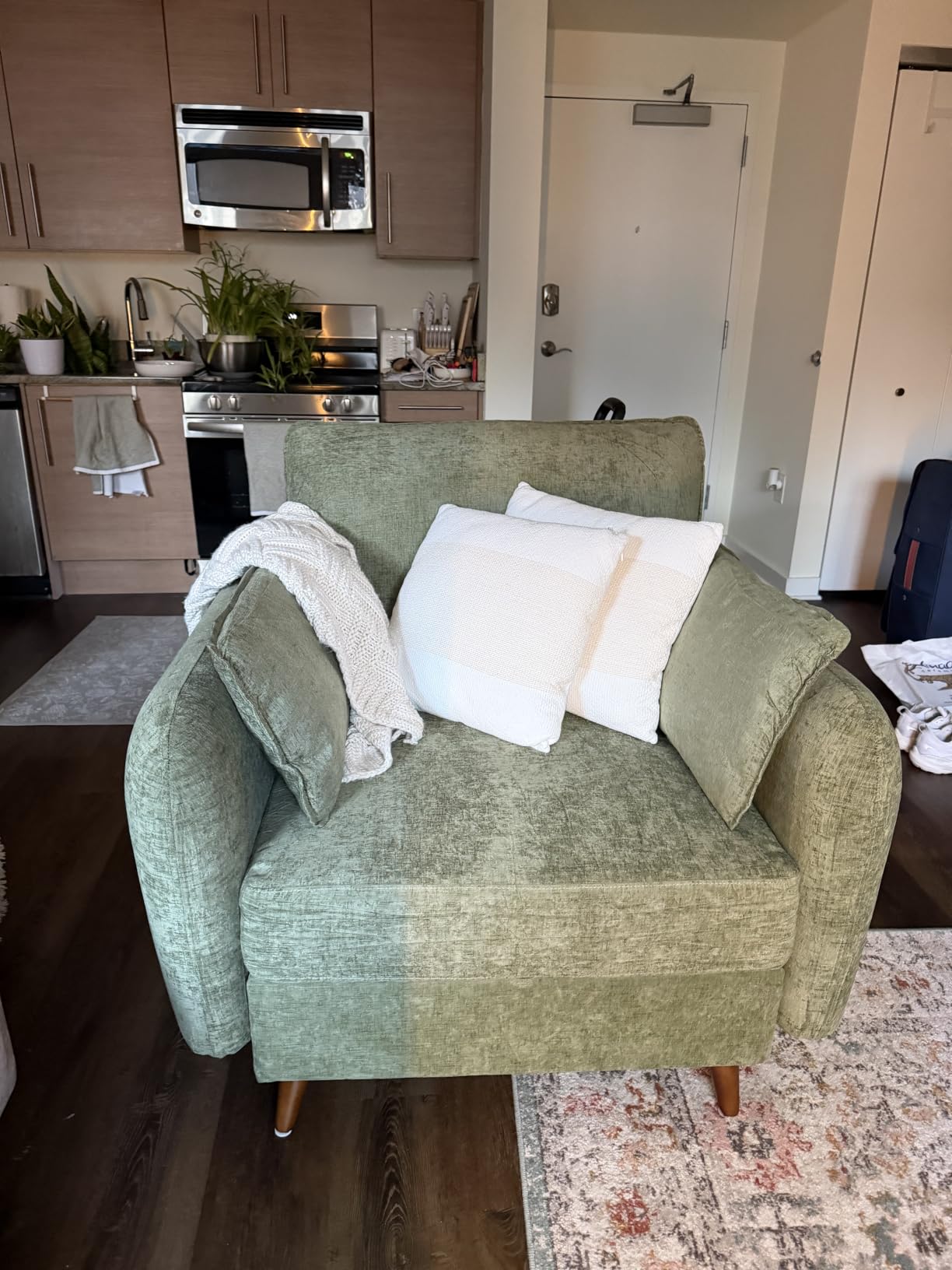 Rexulqo Oversized Accent Chair with All Seats Storage, Comfy Living Room Chairs with 2 Throw Pillow, Upholstered Mid-Century Armchair, 24.5'' Deep Seat, Reading Chair for Bedroom, Office, Chenille, Green customer photo 2