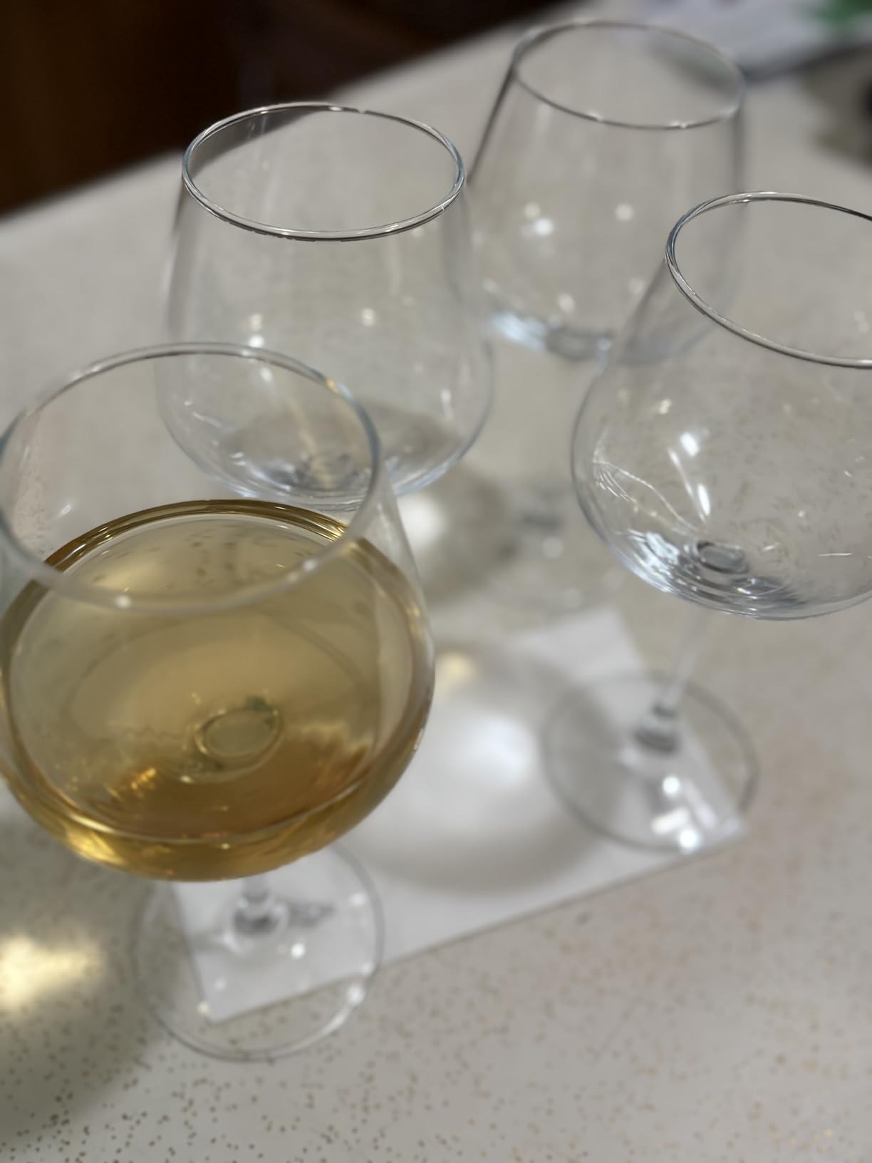 Amazon Basics Stemmed White Wine Glasses, 12 oz., Dishwasher-Safe, 4-Piece Set customer photo 1