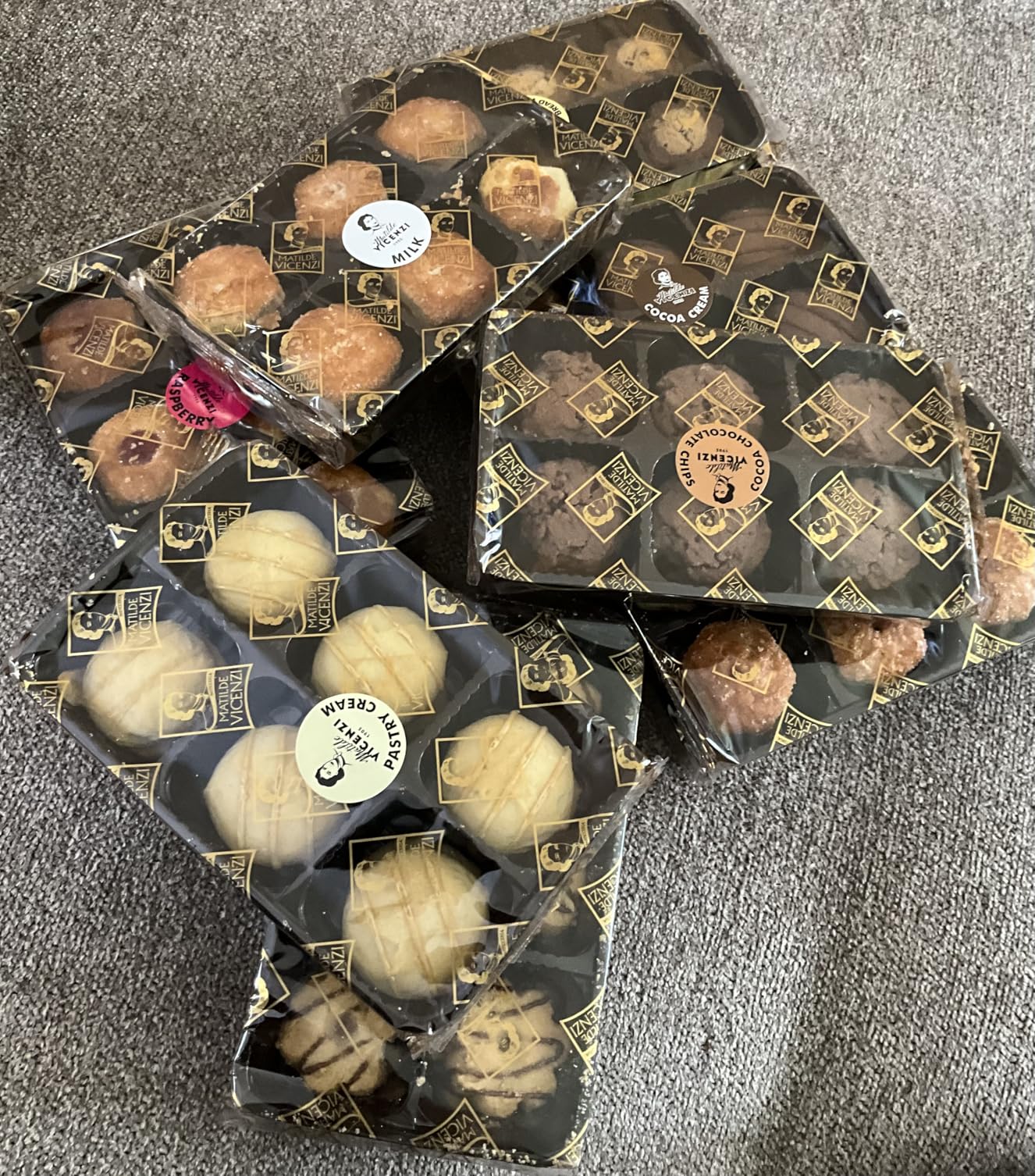 Matilde Vicenzi Roma Cookie Gift Tin - Pastries & Cookies in Individually Wrapped Trays - Assorted Cookies in Italian Design Tin 32.5oz customer photo 2