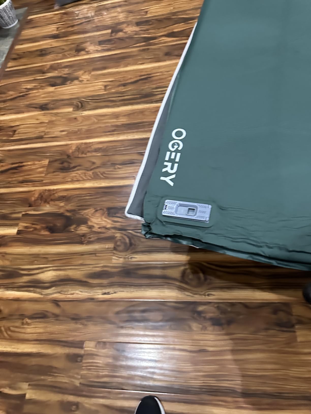 OGERY Self Inflating Sleeping Pad with Electric Pump, Memory Foam, 3.15 in Thick, Built-in Pillow, 4 Season customer photo 2