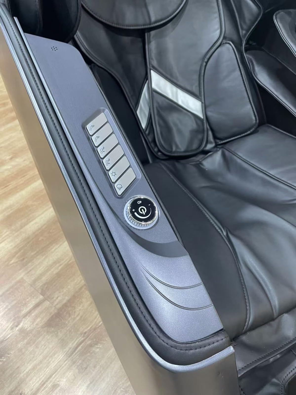 MassaMAX A675 4D Full Body Massage Chair, 172° Flex-SL Track, Calf Kneading | Auto Footrest, Yoga Stretch, 22 Modes, Body Scan, 172° Zero Gravity, Wireless & USB Charging, Lumbar and Calf Heat customer photo 1