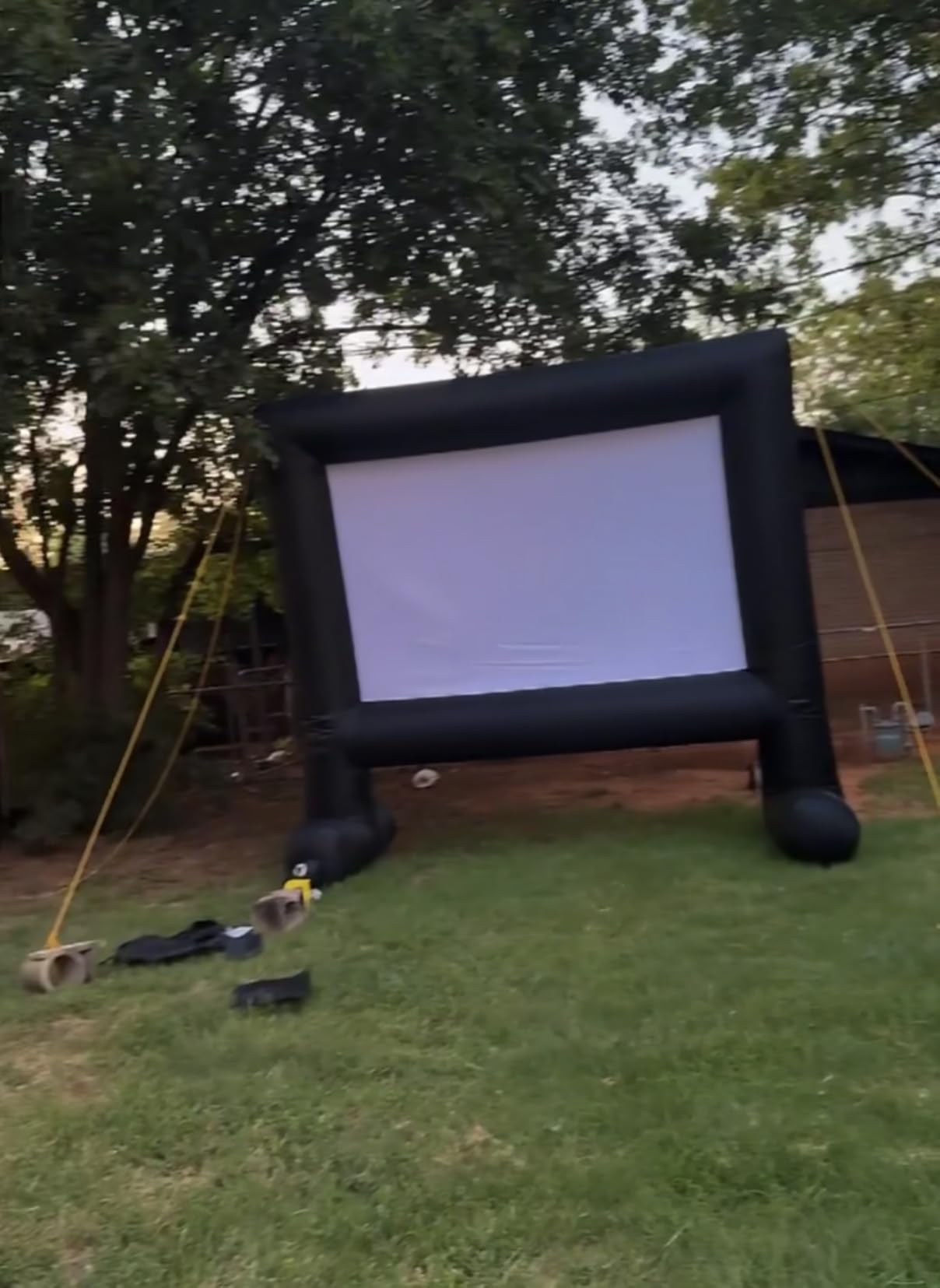 HOMPOW Mini Projector 1080P Supported customer photo 2