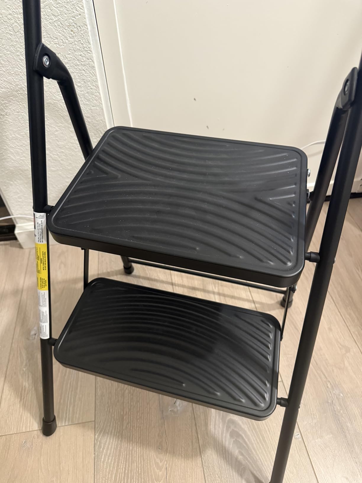 HBtower 2 Step Ladder, Step Stool with Wide Anti-Slip Pedal, Folding Step Stool for Adults customer photo 1