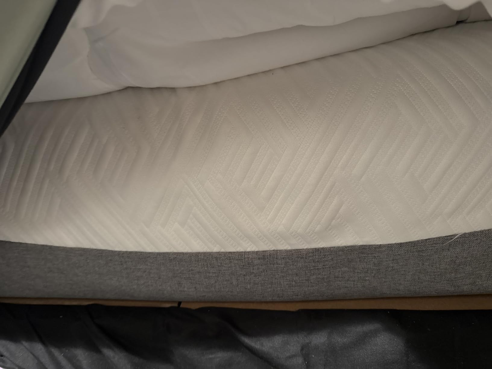 Novilla Bliss Memory Foam Mattress Queen, 10 Inch Gel Queen Mattress in a Box for Cooling Comfort & Pressure Relieving, Target Zoned Support for Back Pain Relief, CertiPUR US Certified Foams customer photo 2