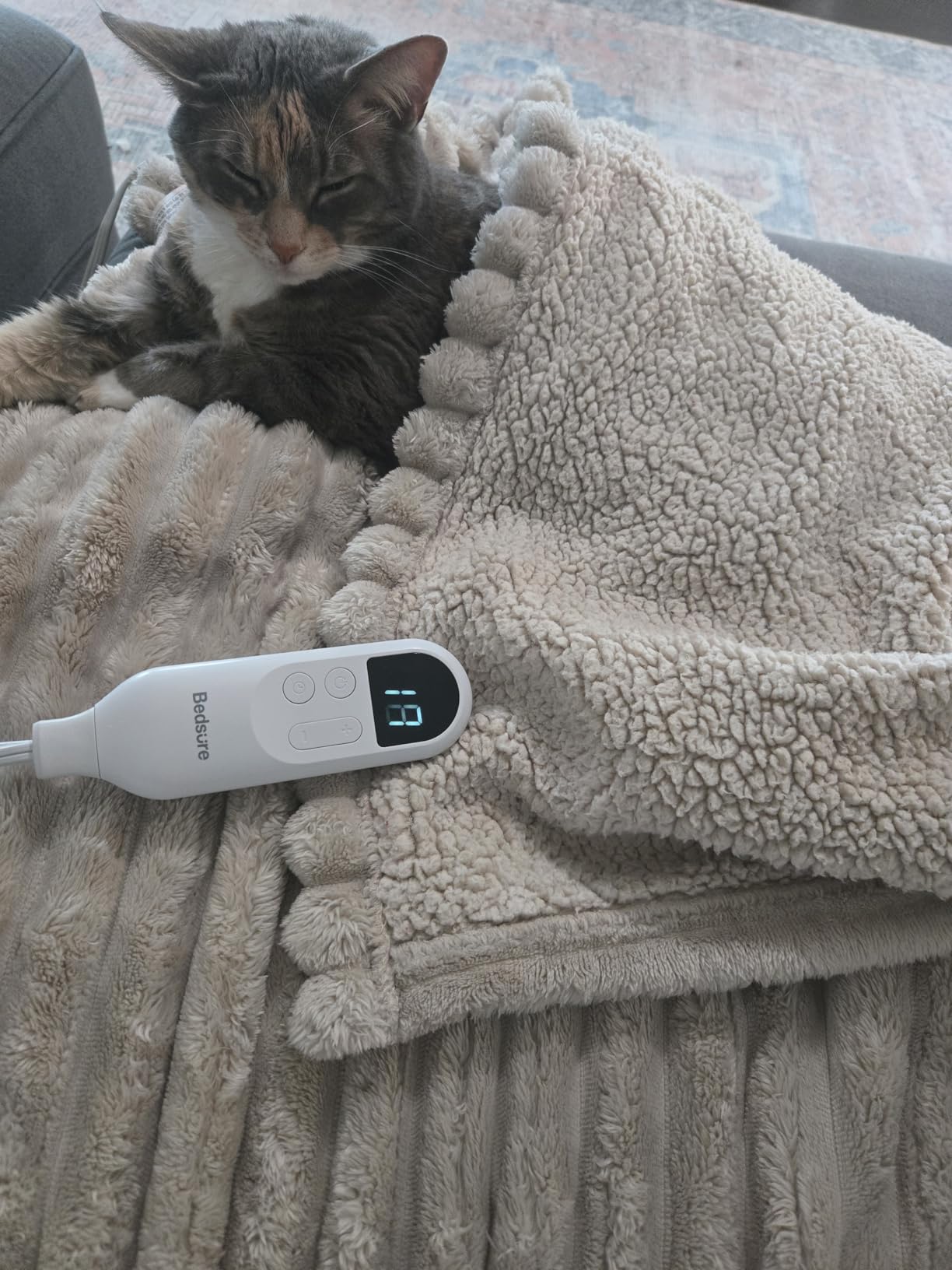 Bedsure Electric Blanket Queen Size - Thick Striped Flannel Electric Blanket with Dual Control, Heating with 6 Heat Settings & 6 Time Settings, 8 hrs Timer Auto Shut Off (84x90 inches, Grey) customer photo 1