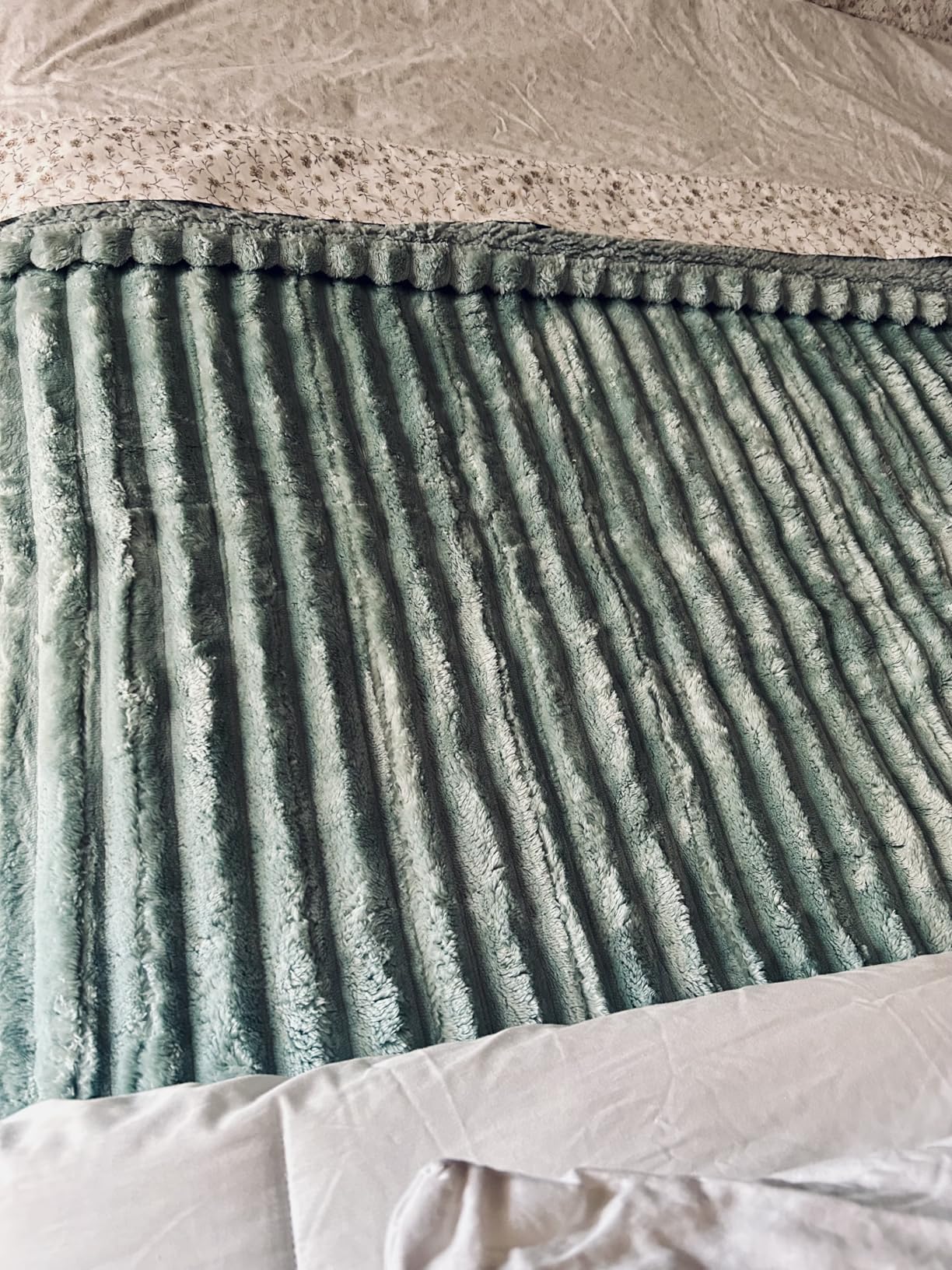 Bedsure Electric Blanket Queen Size - Thick Striped Flannel Electric Blanket with Dual Control, Heating with 6 Heat Settings & 6 Time Settings, 8 hrs Timer Auto Shut Off (84x90 inches, Grey) customer photo 2