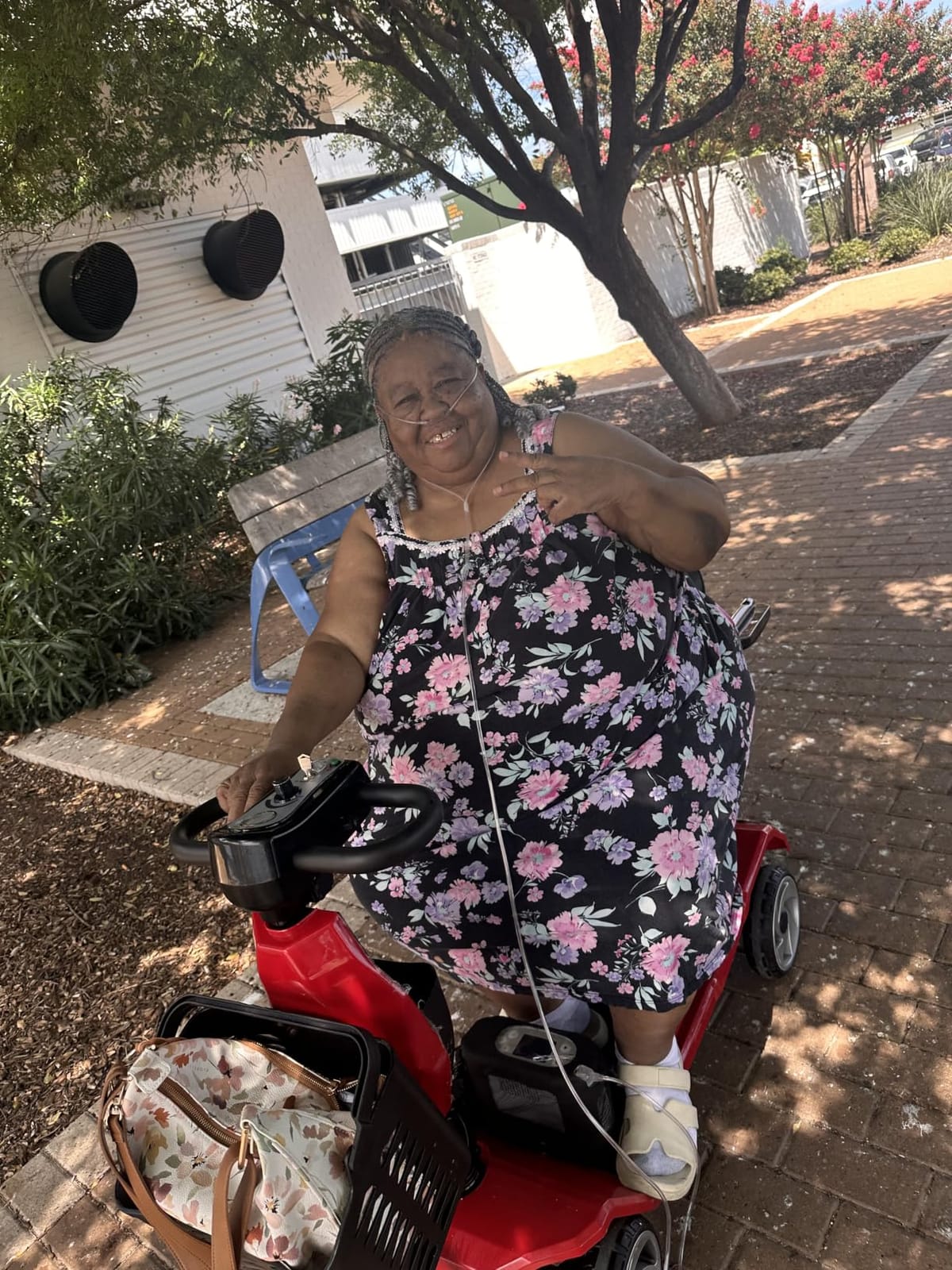 Foldable Mobility Scooters for Seniors, FSA&HSA Eligible,330LBS Capacity, Red Powered Electric Mobility Scooters, 4 Wheel Lightweight Mobility Scooters for Adults, Folding Travel Motorized Scooter customer photo 1