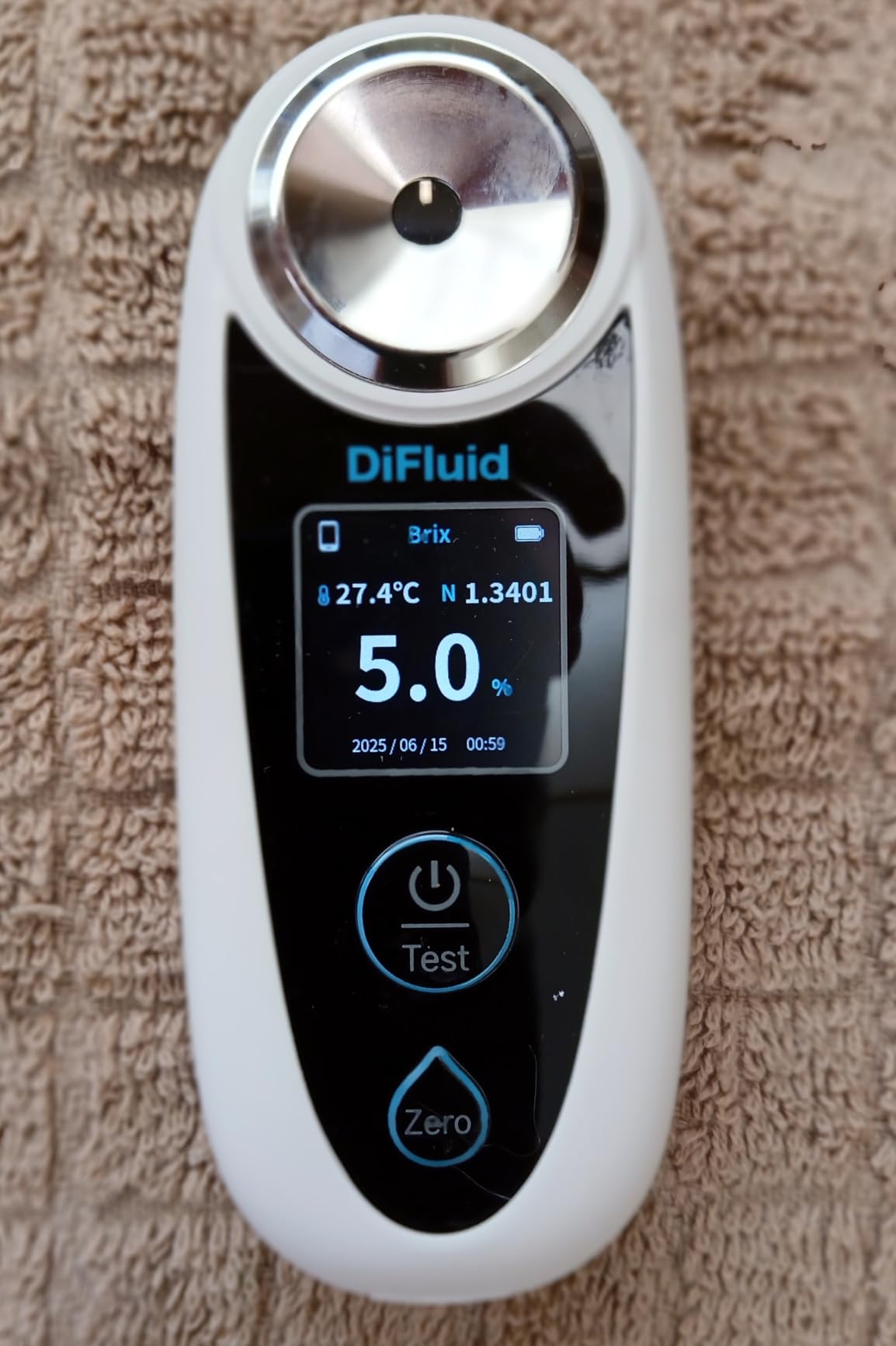 Digital Brix Refractometer, ±0.1% Precision, with ATC, Rechargeable & Portable, for Fruit, Juice, Vegetables & Homebrewing customer photo 1