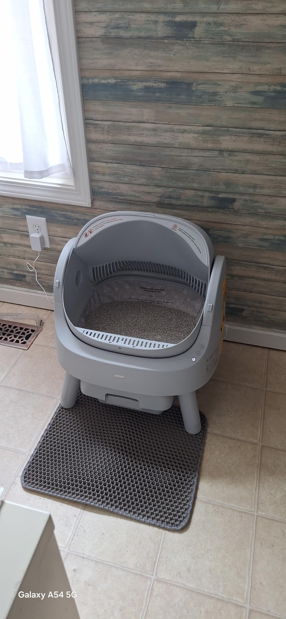 Mimfam Automatic Self Cleaning Litter Box, with 4 Pairs Infrared Senor, Open-Top Design for Multi-Cat Homes, Comes with Liner Bags and Cat Litter Mat, Grey customer photo 2