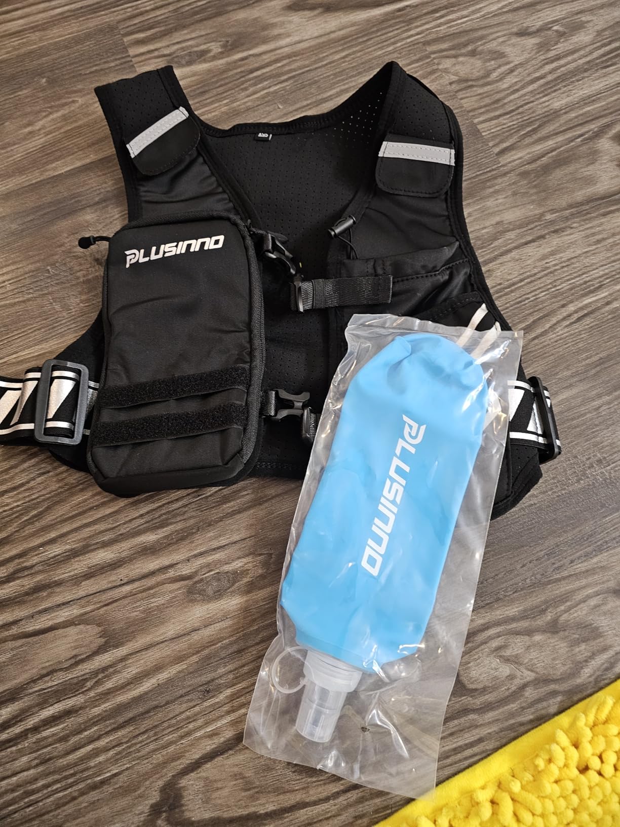 PLUSINNO Running Vest for Men Women, Runners Vest with 500ml Water Bottle | Reflective Hydration Vest with Touch-Screen Phone Pocket, Lightweight Hiking Walking Vest with Adjustable Chest Waist Straps customer photo 1