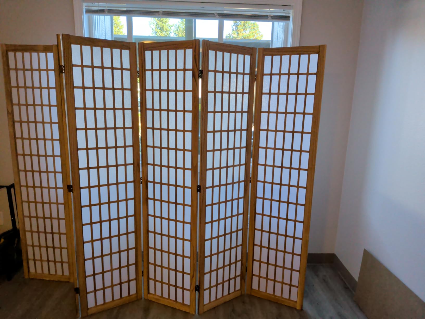 VEVOR Room Divider, 4 Panel Japanese Room Divider, Folding Privacy Screen Indoor, Portable Partition Dividers and Decoration Screens, for Room Separation, Home, Office, Restaurant & Bedroom (Natural) customer photo 1
