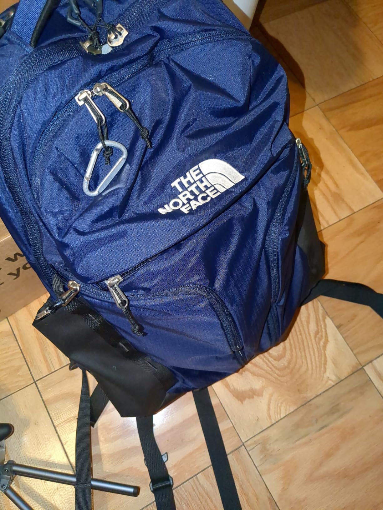 THE NORTH FACE Surge Commuter Laptop Backpack | Daypack With Water Repellent Finish, 16