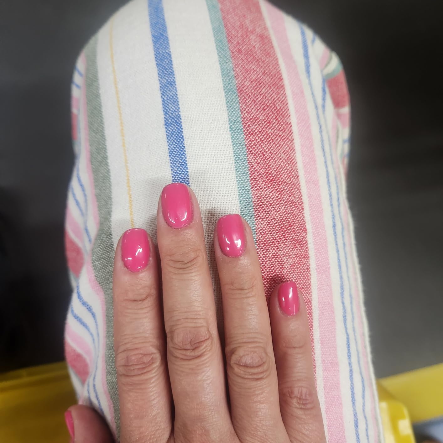 Olive & June Gel Mani System Set | Includes Nail Tools, Peel-Off & Gel Base Coats, Top Coat, LED Lamp, Cuticle Serum & The Poppy | Easy At-Home Mani Kit | 15-Free, Vegan, Cruelty-Free customer photo 2