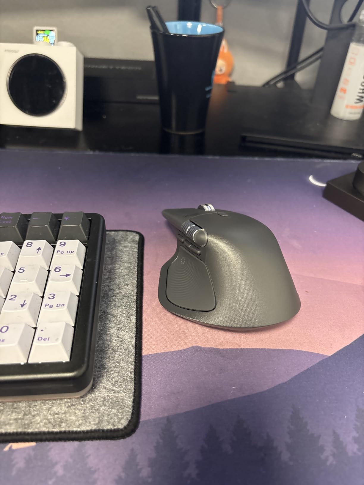 Logitech MX Master 4 Ergonomic Wireless Mouse with Haptics - Graphite customer photo 2