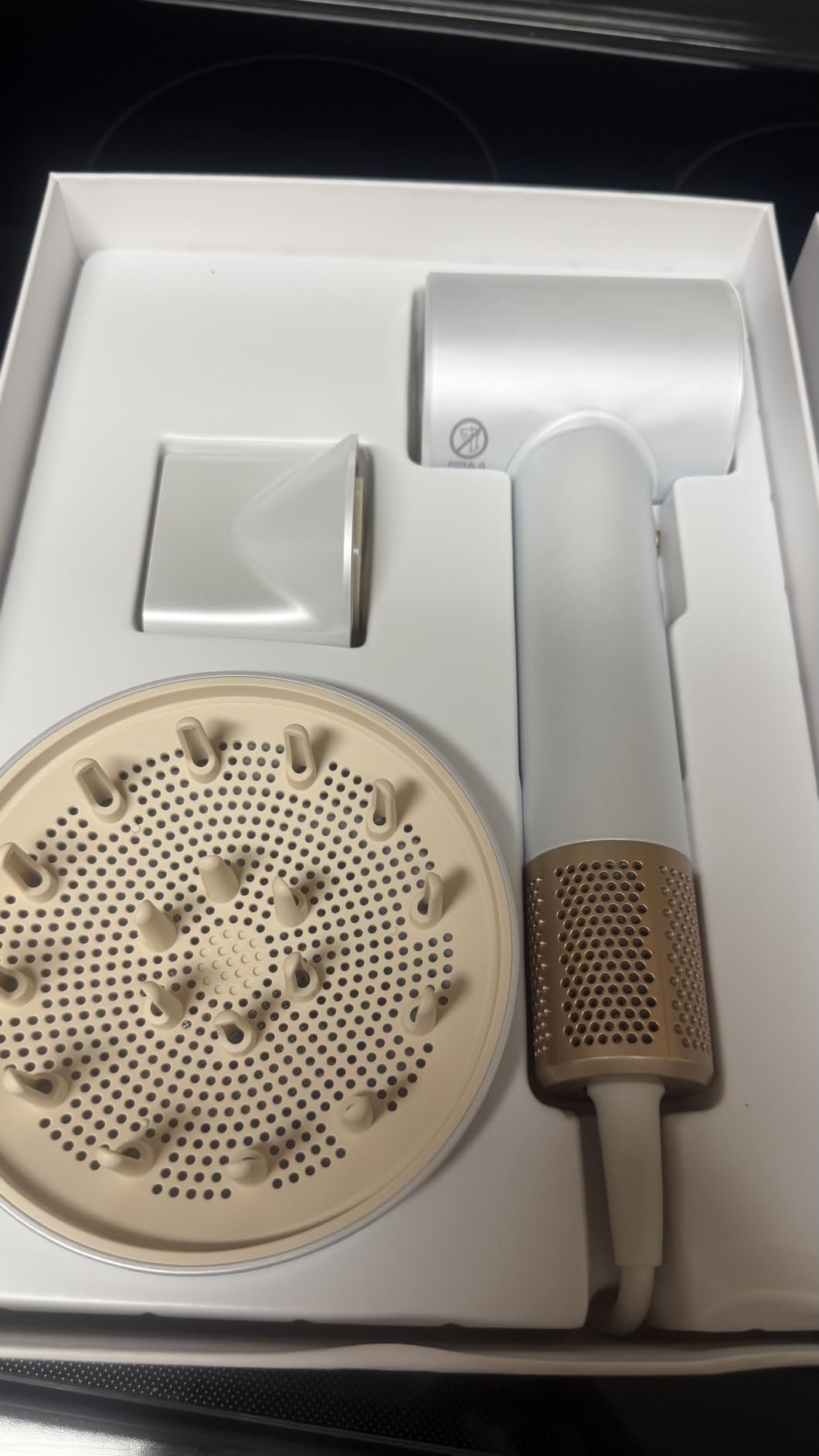 Zibtes High-Speed Hair Dryer with Diffuser, Ionic Blow Dryer (White) | 160000 RPM Fast Drying, 500M Ions Eliminate Frizz & Damage, Boost Shine, 2 Magnetic Attachments for All Hair Types, Low-Noise customer photo 1