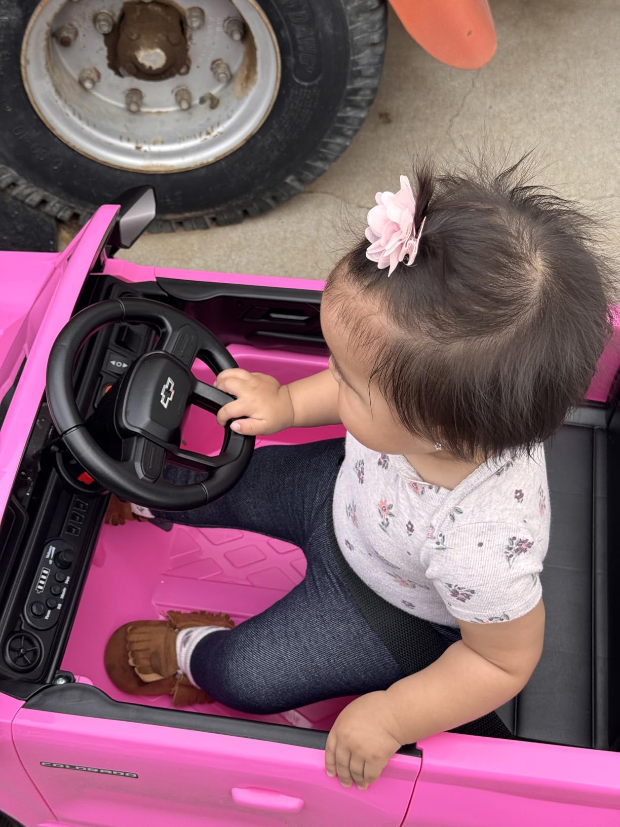 Winado 12V Licensed Chevrolet Colorado Electric Ride on Car for Kids, Pink | Ride on Toys for Toddlers w/ Remote Control, Battery Powered, Bluetooth, Soft Start, LED Lights customer photo 2