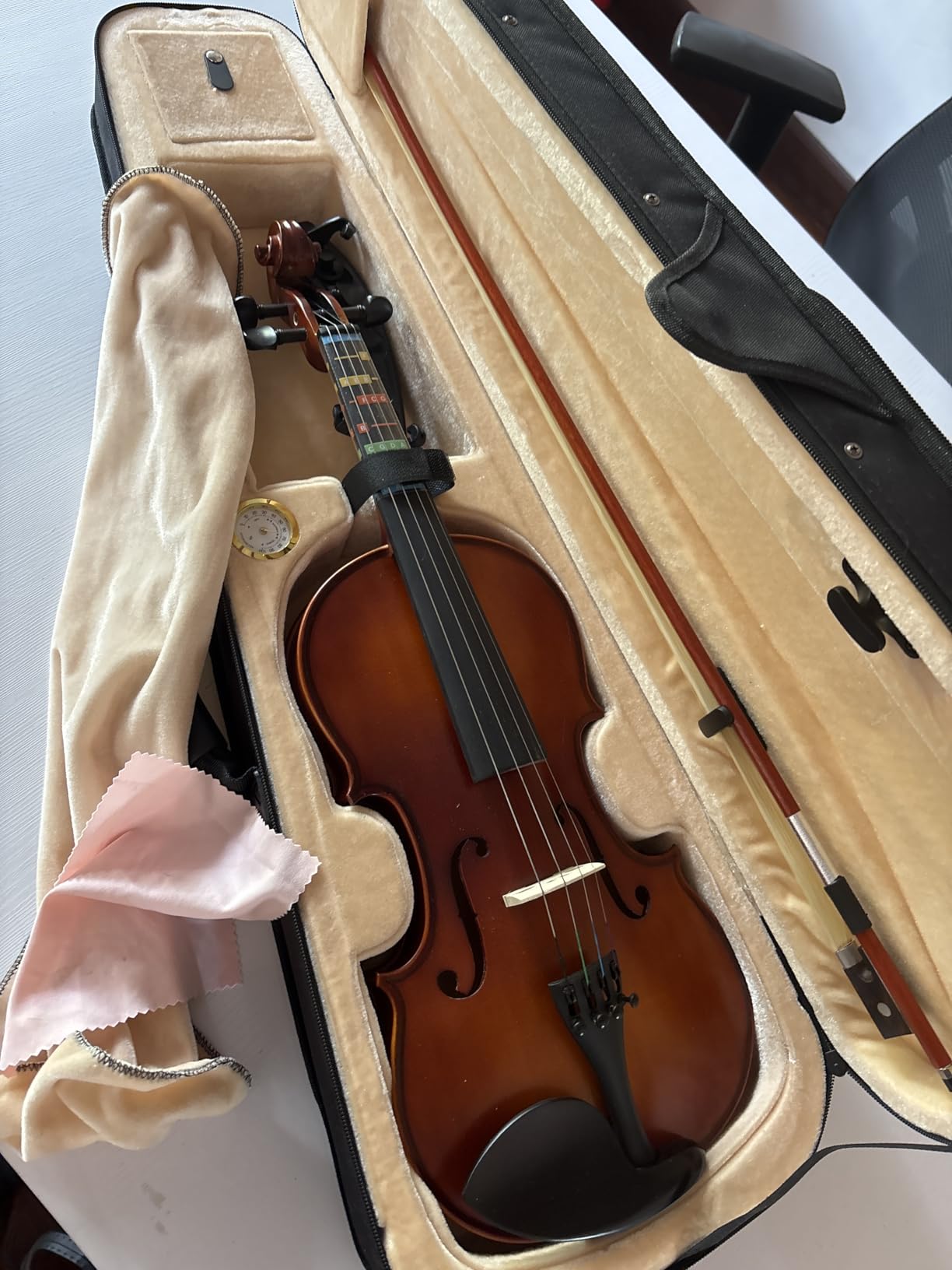 Kmise Violin 4/4 Full Size Starter Kit for Students Beginners Adults, Quality Ebony Acoustic Fiddle Set with Hard Case, Bow, Rosin, Extra Strings, Shoulder Rest, Guide & Chart customer photo 1