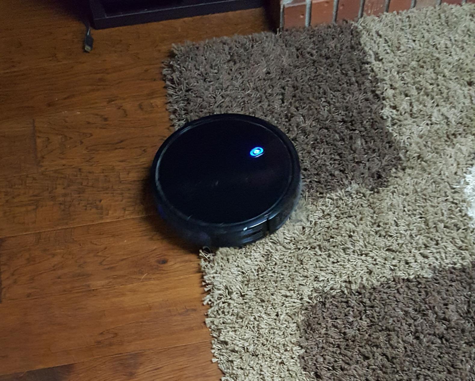 eufy E25 Robot Vacuum and Mop Combo, 20,000 Pa Suction, HydroJet Self-Clean Roller Mop, All-in-One Station, Extendable Side Brush, Zero-Tangle for Pet Hair, AI Obstacle Avoidance customer photo 2