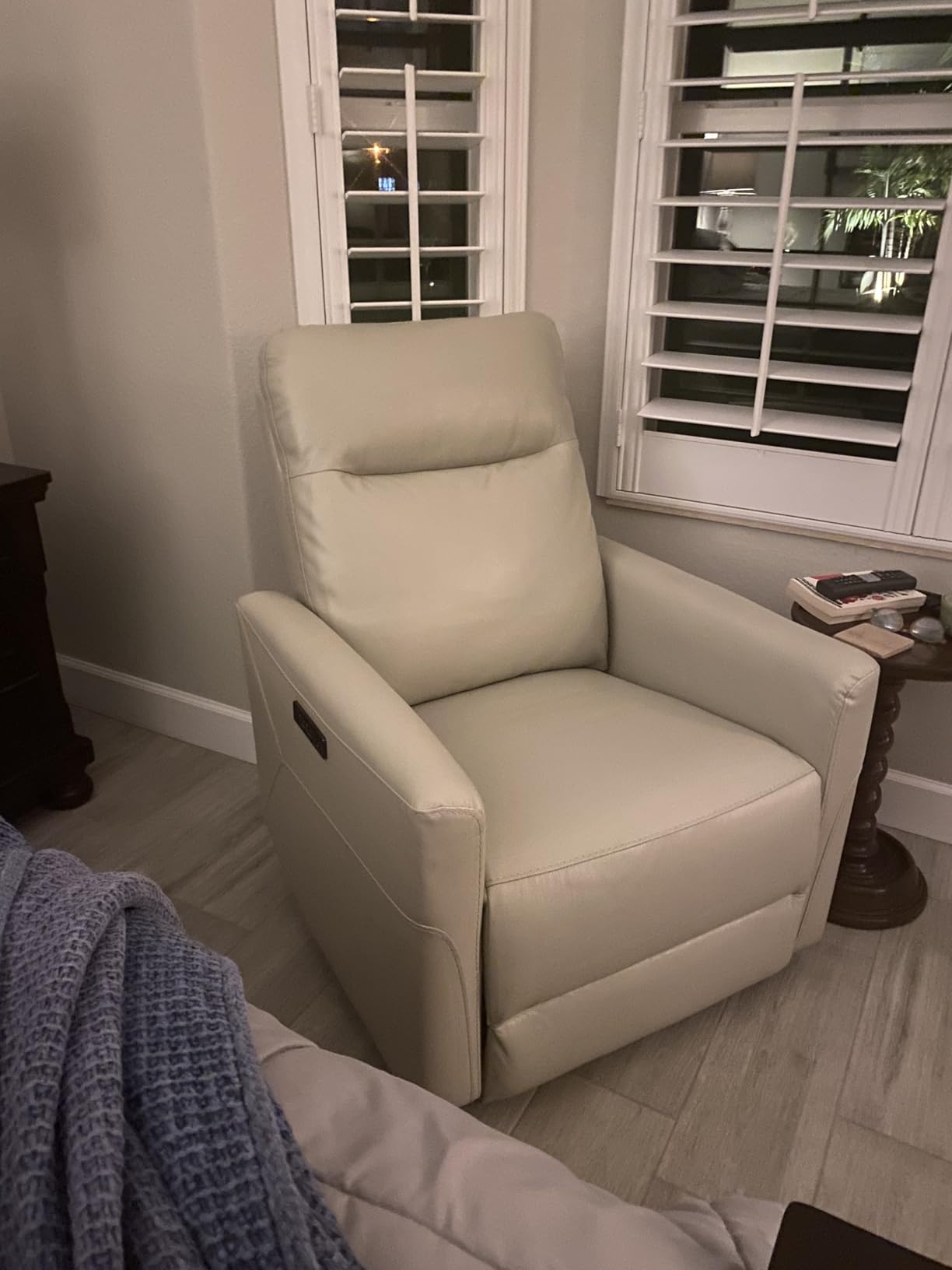 CHITA Power Recliner Chair for Adults, Electric Zero Clearance Wall Hugger Recliner for Small Spaces, Modern Living Room and RV Recliner Chair with Adjustable Power Headrest & Charging Ports, Cream customer photo 2