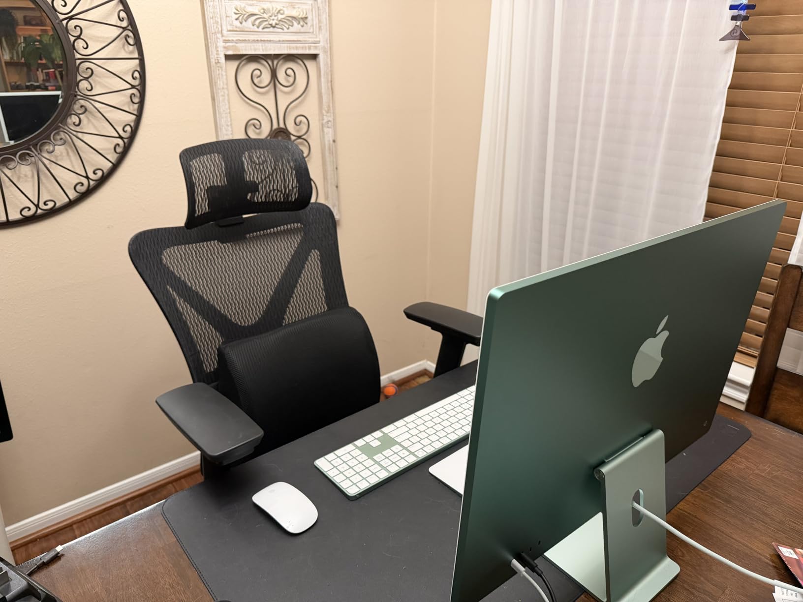 Ergonomic Office Chair with Footrest, 135° Reclining Desk Chair with Adjustable Lumbar Support,3D Armrest,Headrest & Large Steel Base, 300LBS Heavy Duty Mesh Chair customer photo 1