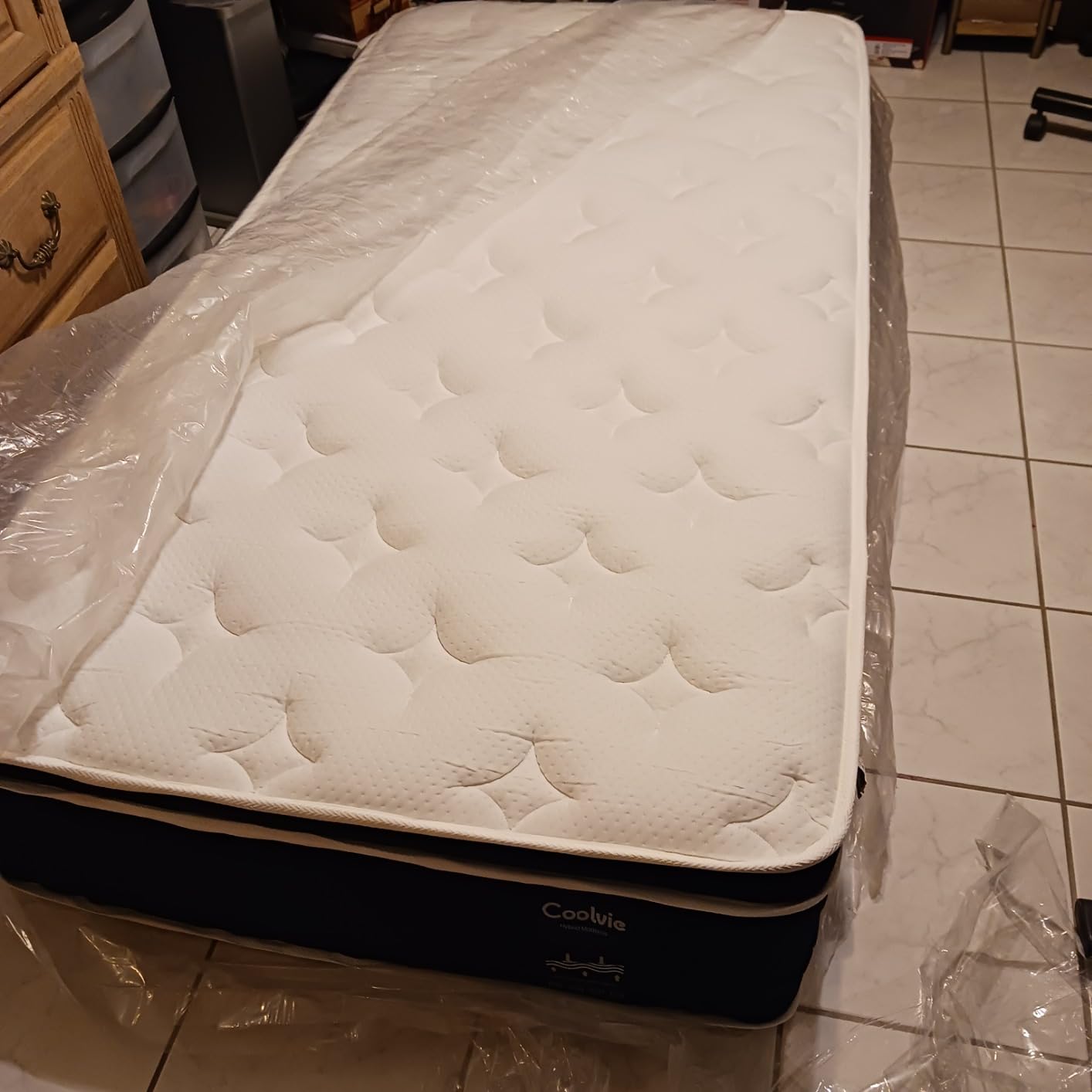 Coolvie Queen Mattress 14 Inch in a Box, Medium Firm Feel for Pain Relief | Hybrid Cooling Queen Size Mattress for Hot Sleepers, Certified Memory Foam & Pocket Spring, Extra Lumbar & Shoulder Support customer photo 2