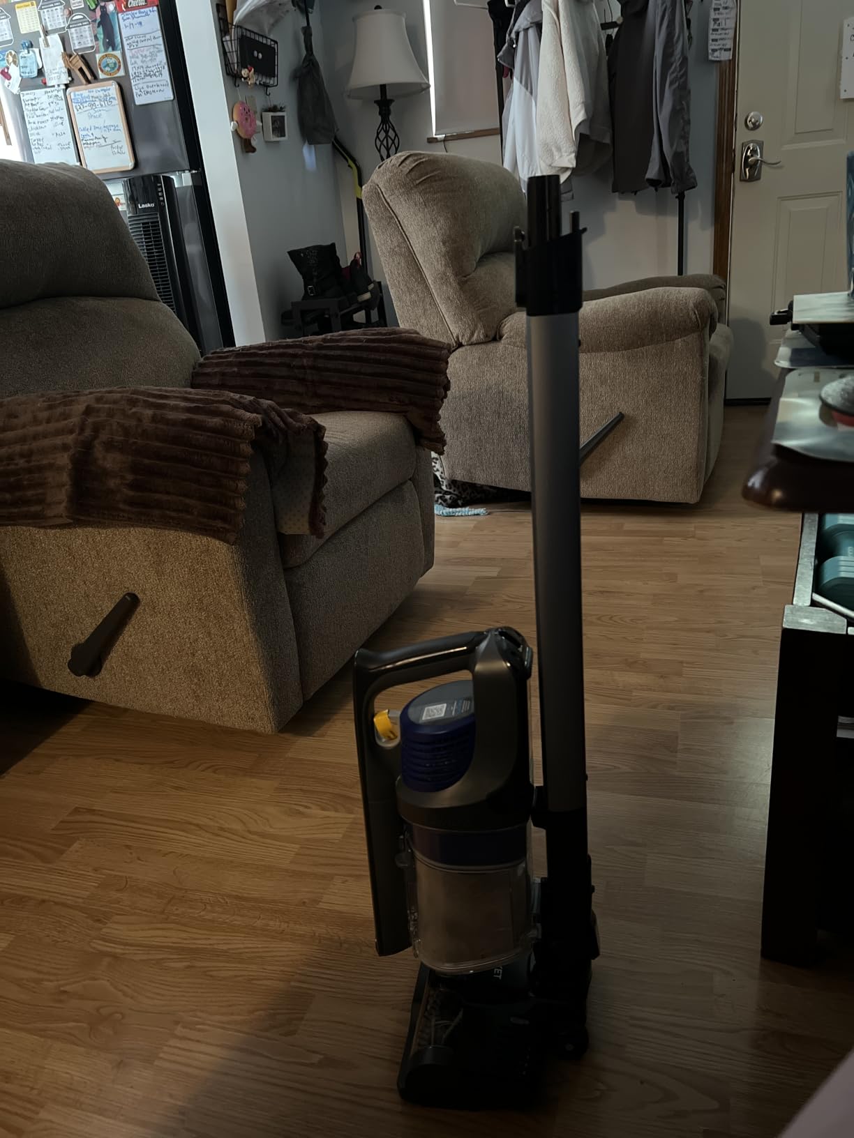 Shark Pet Cordless Stick Vacuum, Ice Blue, IX141AMZ | XL Dust Cup, LED Headlights, Removable Handheld, Crevice Tool, Vacuum for Pet Hair, Carpet & Hard Floors, 40-Min Runtime customer photo 2