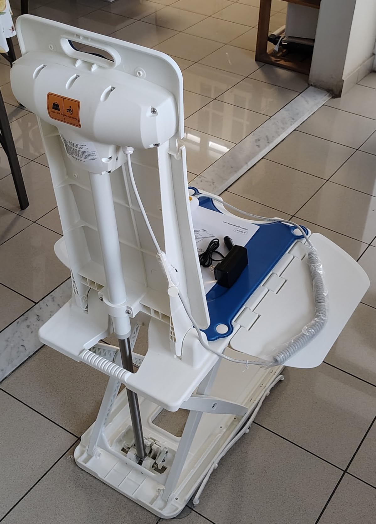 PERLECARE Electric Chair Lift for Elderly, Bath Lift for Tub, 308 lbs, IP68 waterproof, foldable and rechargeable customer photo 2
