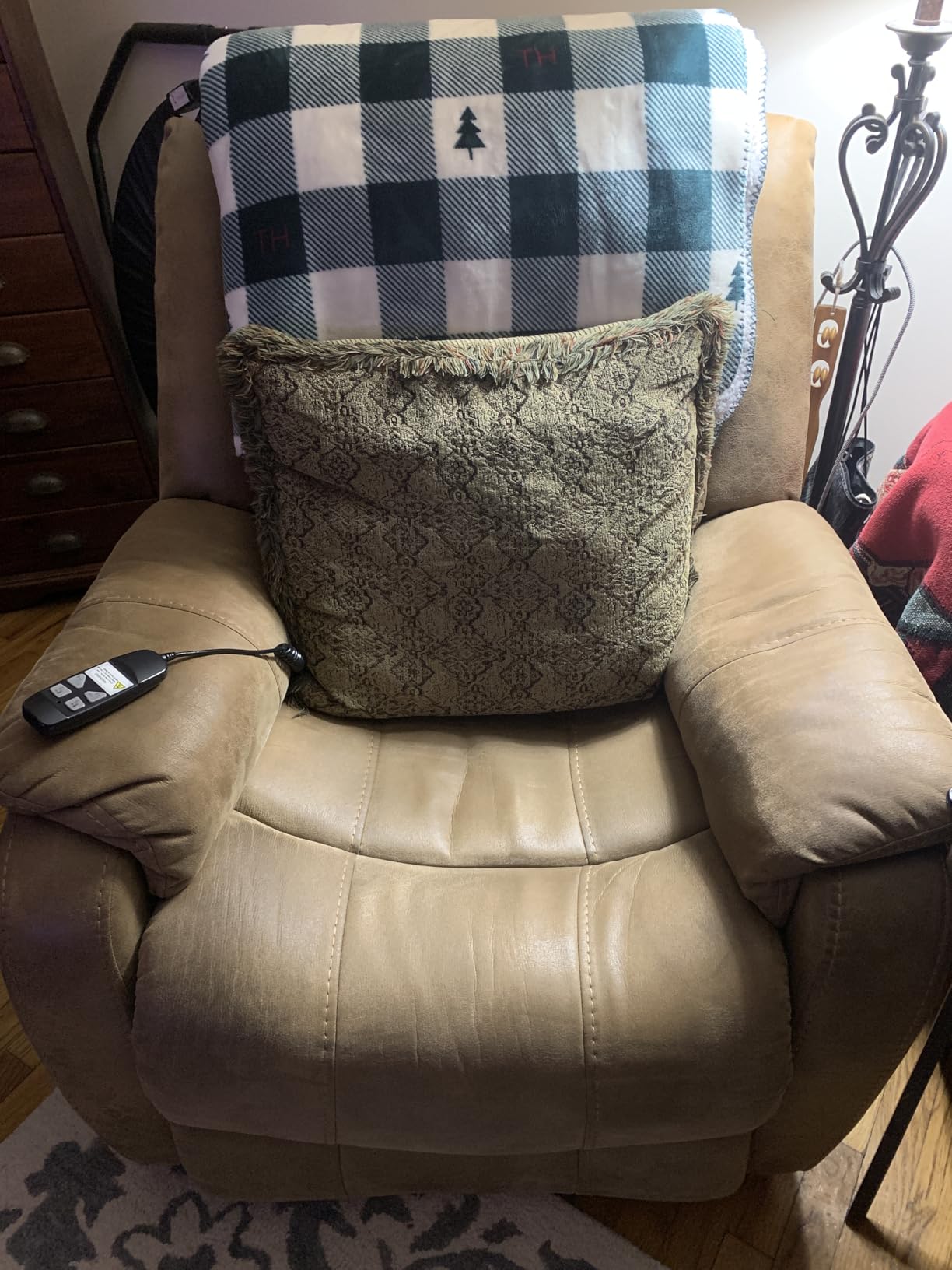 Signature Design by Ashley Power Lift Recliner with Heat and Massage | Zero gravity mechanism, 4-zone air massage and heat, Next-Gen Durapella performance fabric, 4Z-Relax Retreat Series customer photo 2