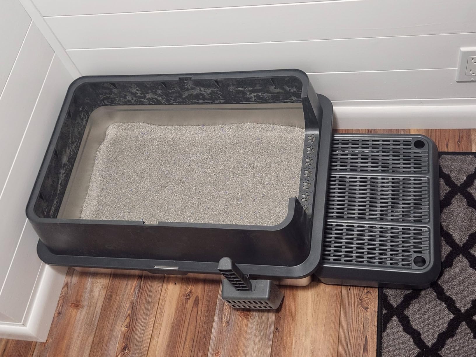 XXL Stainless Steel Litter Box with Lid, 28