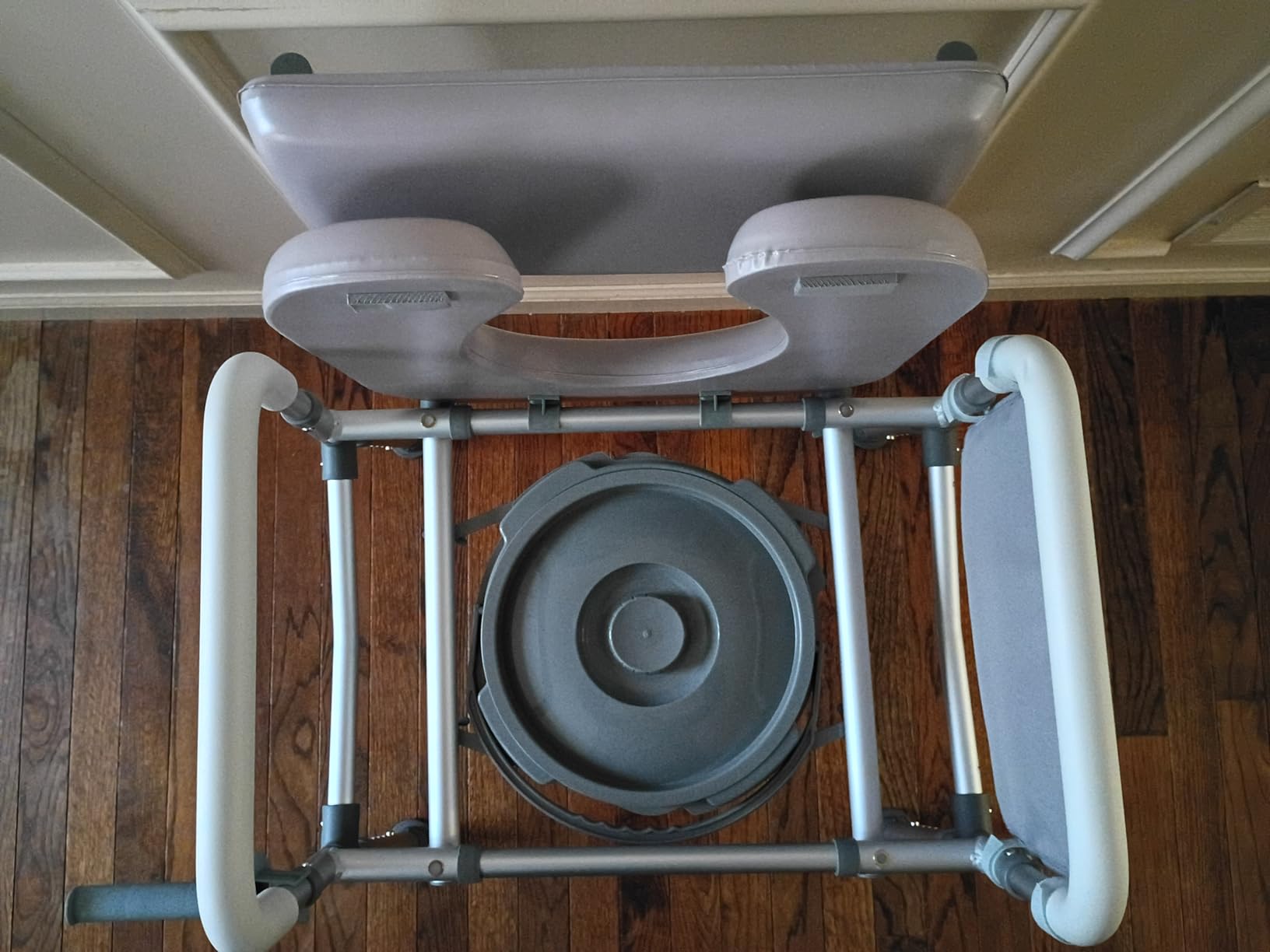 soundfuse Bedside Commode Toilet, Padded Seat and Backrest, Aluminum Frame customer photo 2