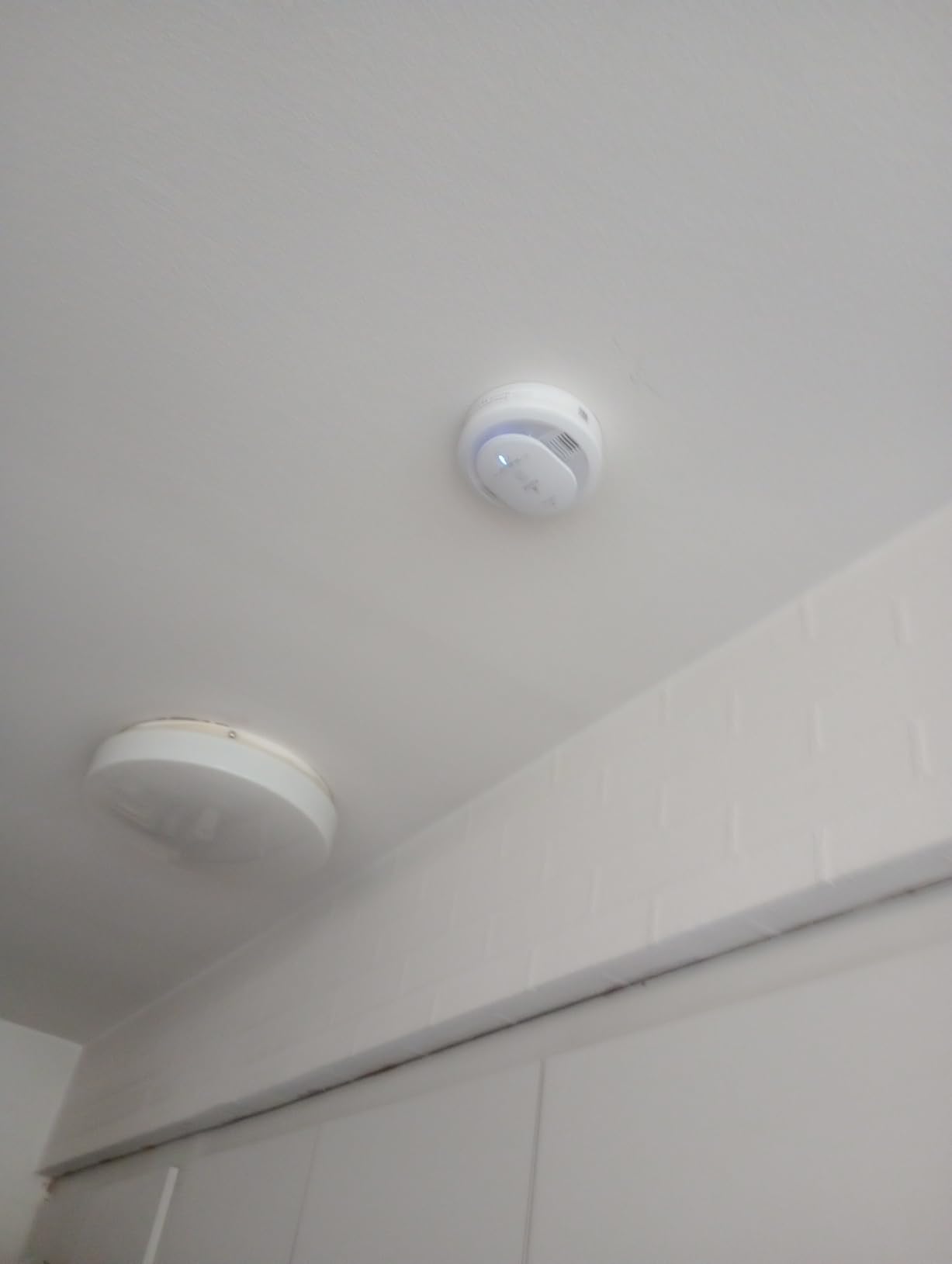 Kidde Smart Smoke Detector with Ring, AA Battery, RGSDR-RW customer photo 1