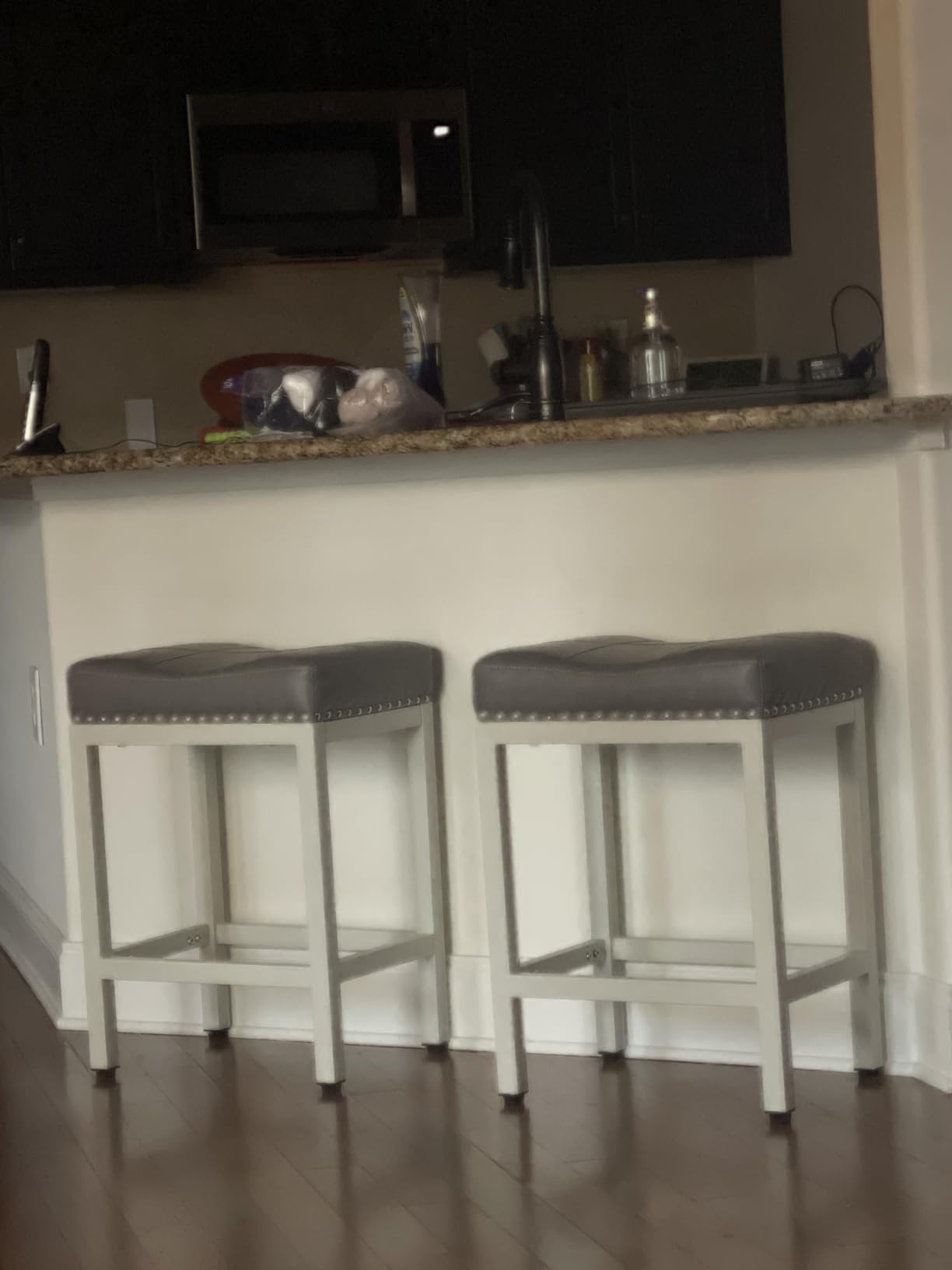 Sweetcrispy 24 Inch Bar Stools Set of 2, PU Leather Counter Height Stools, Upholstered Modern Saddle Barstools with Metal Base and Footrest for Home Bar, Small Apartment, Grey customer photo 1