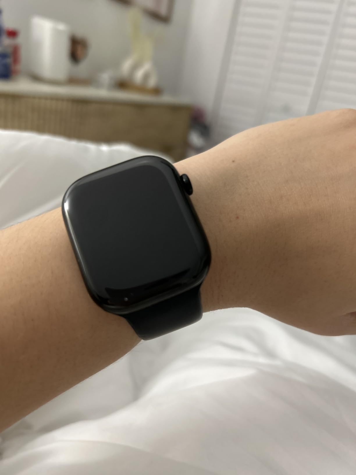Apple Watch Series 11 [GPS 46mm] Smartwatch with Jet Black Aluminum Case with Black Sport Band - M/L. Sleep Score, Fitness Tracker, Health Monitoring, Always-On Display, Water Resistant customer photo 1