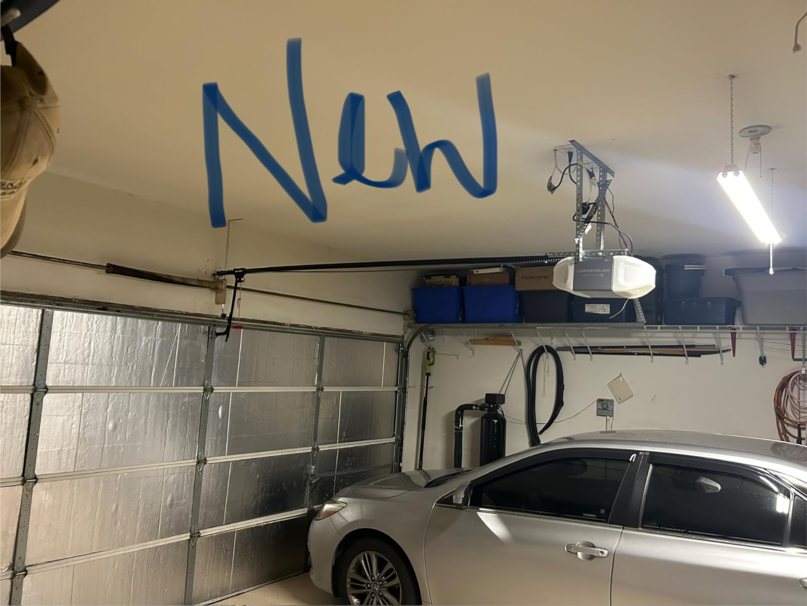 Chamberlain 3/4 HP Chain Drive Smart Garage Door Opener with Fixed Camera, Battery Backup, 2-Bulb Lighting, and myQ Connectivity customer photo 1