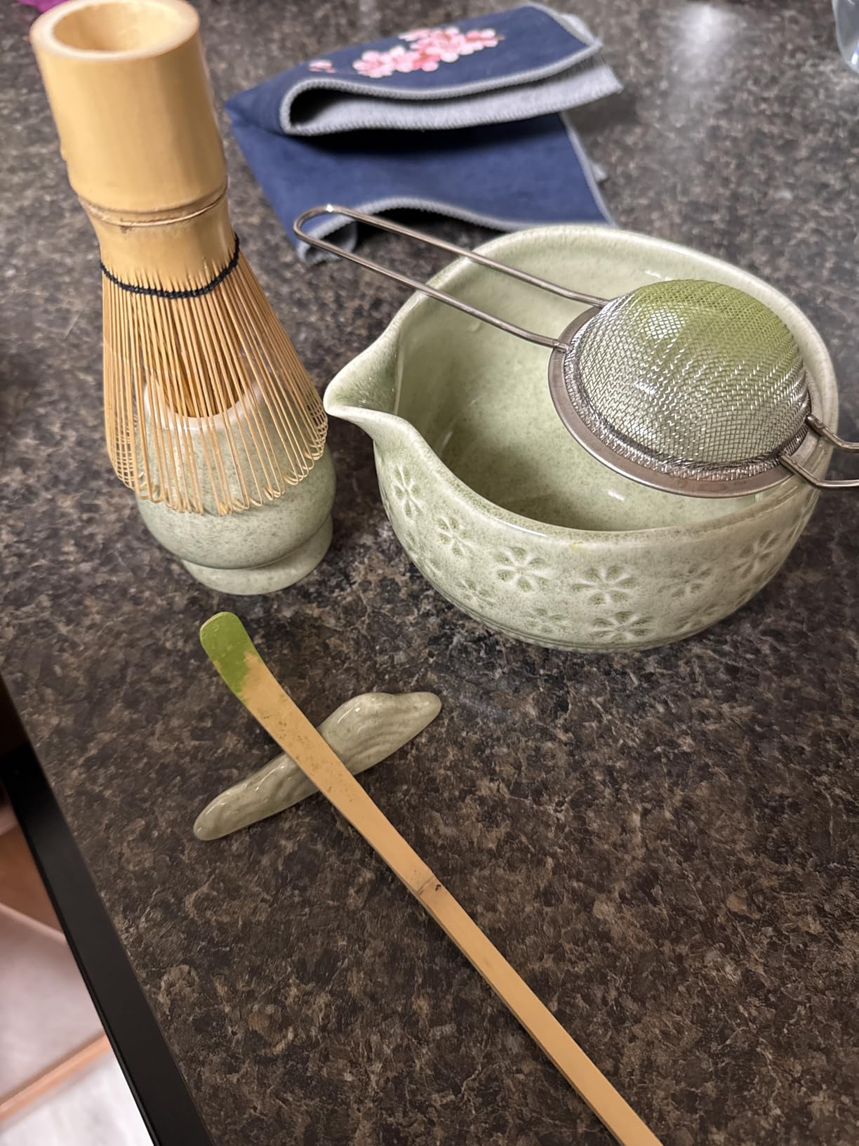 Buucup Japanese Tea Cups Set of 2, Ceramic Matcha Cups 240ml Pink | Cherry blossom design ceramic cups for matcha, green tea and coffee. Japanese-style mugs with an elegant look for daily use. customer photo 2