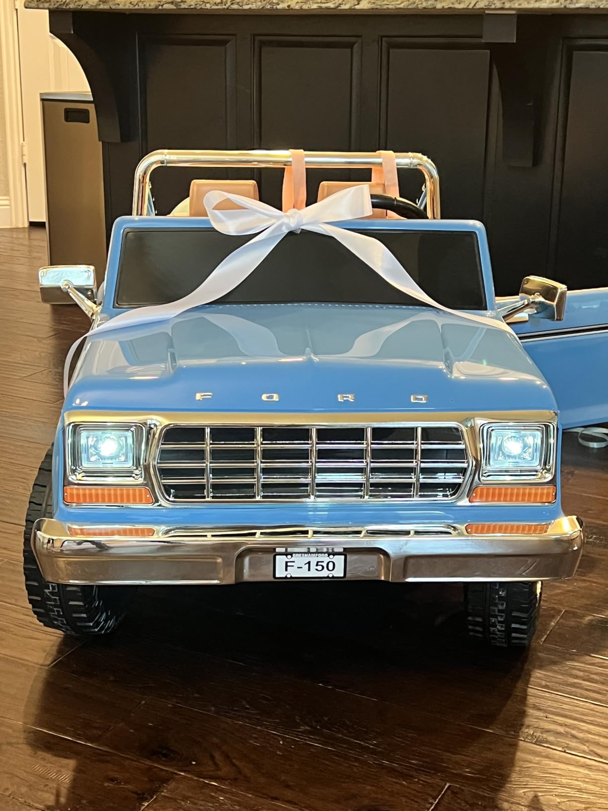 ANPABO Licensed Ford F-150 24V 2 Seater Ride on Car for Kids, Blue | Retro all-terrain 24v ride on toys for ages 3-8 w/parent remote, 4x100w motors, 3 speeds, large storage trunk & music player customer photo 2
