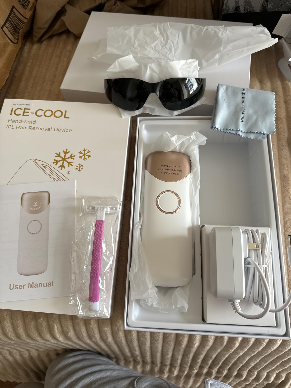 Ubroo Laser Hair Removal for Women, 97.6% Hair Reduction in 2 Session, 5°C Ice Cooling IPL Hair Removal Device, Hair Remover at Home for Legs Bikini Armpits Facial (Gold) customer photo 1