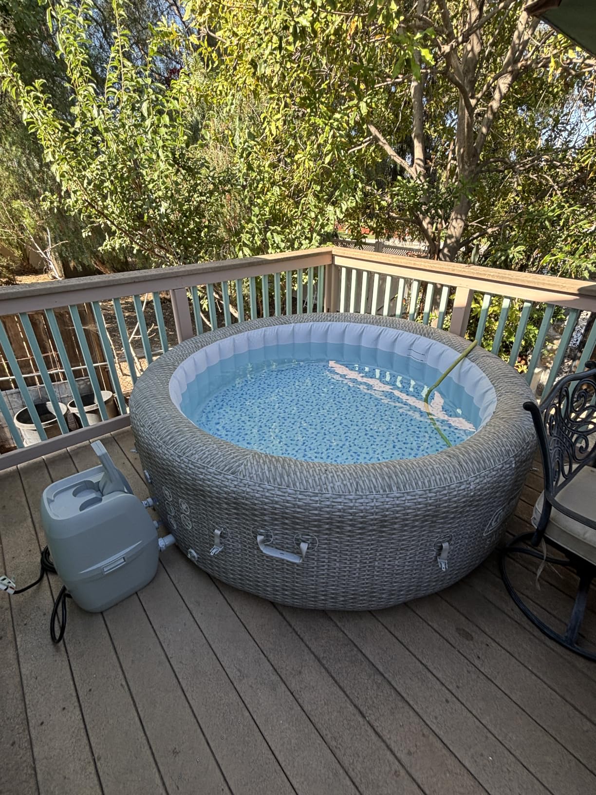 Coleman Sicily 5 to 7 Person Inflatable Hot Tub, Round Portable Outdoor Spa with 180 AirJets and EnergySense Cover, Grey, 85