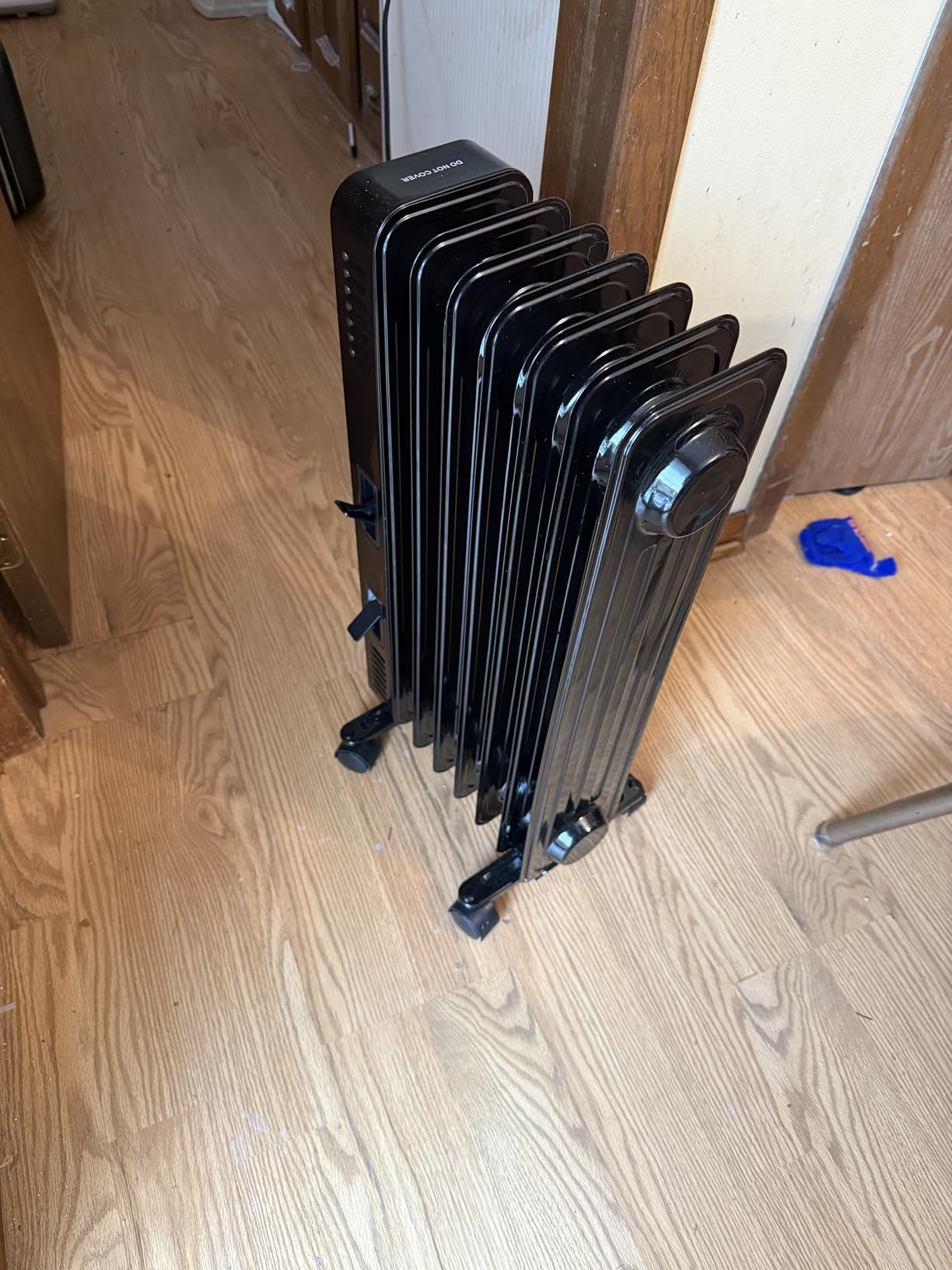 ZAFRO 1500W Electric Oil-Filled Radiator Heater with Adjustable Thermostat, Overheat and Tip-Over Protection, Low Noise, Portable Plug-in Heater for Home, Bedroom, Dorm, Office customer photo 1