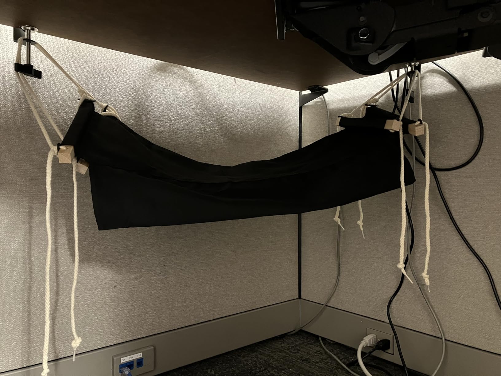 Large Foot Hammock Under Desk Footrest, Adjustable Office Foot Rest Sling with Hooks Portable Leg Rest for Desk for Study and Relaxing, Machine Washable customer photo 2