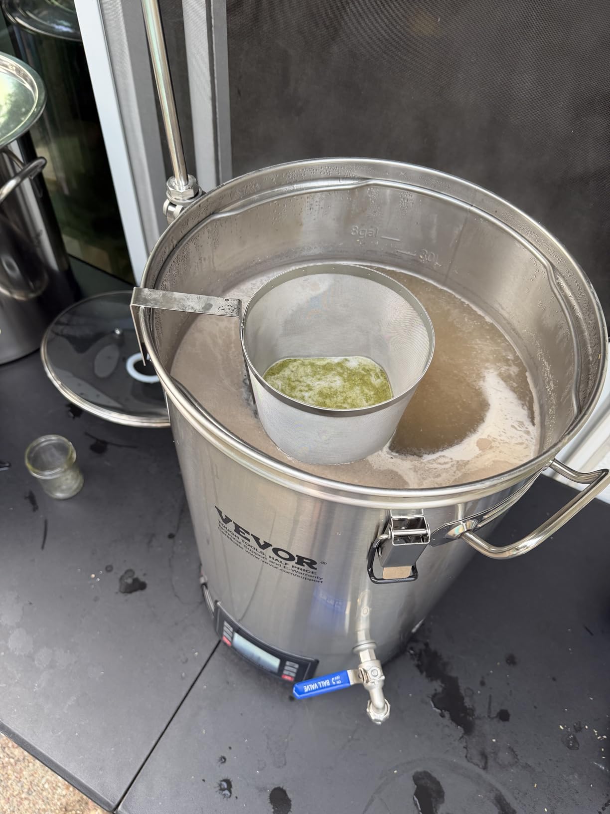 VEVOR Beer Brewing Equipment, 8 Gal/30L 304 Stainless Steel Home Beer Brewer, 1500W All-in-One Home Brewing Kit with Tall Strainer, Integrated Inner Barrel & Reinforced Handle customer photo 1