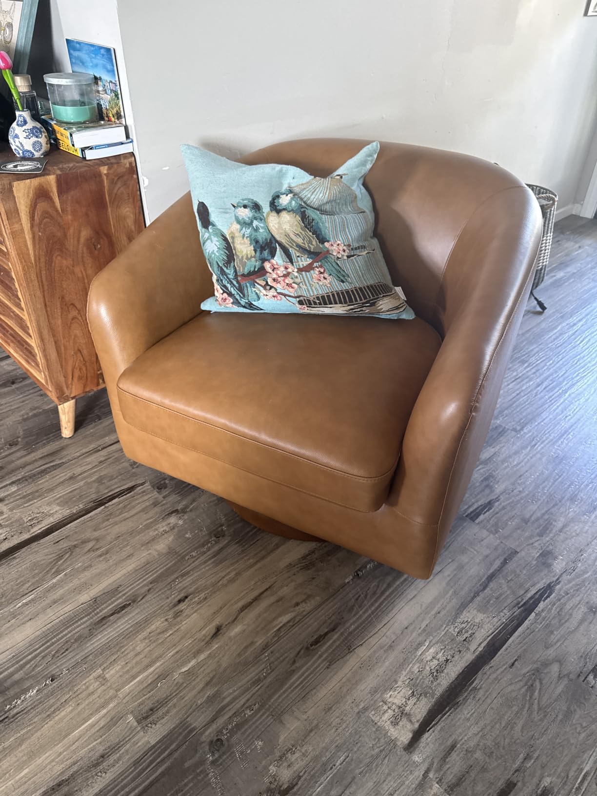 AEDI Genuine Leather Swivel Accent Chair, Barrel Chair for Living Room, Soft Greige customer photo 1