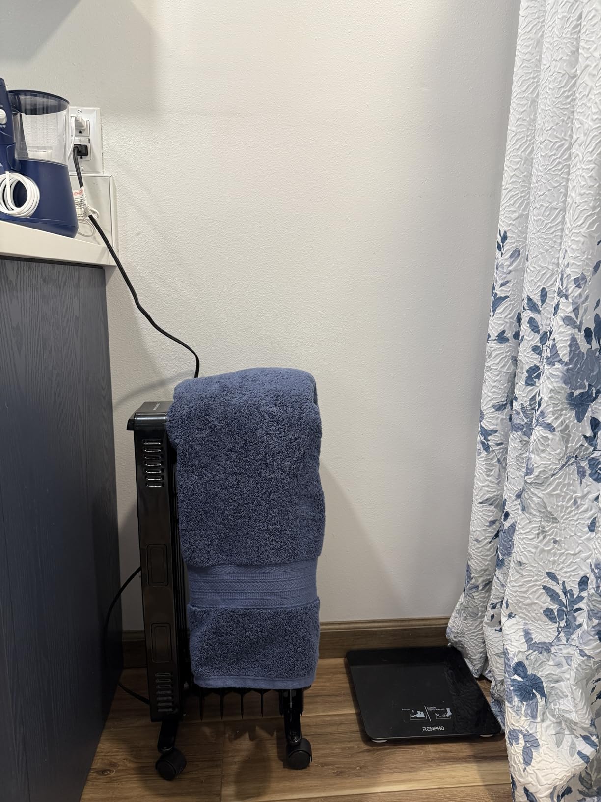Portable Electric Radiator Heater, Space Oil Filled Heaters with 3 Heat Settings, Adjustable Thermostat, Overheat & Tip-Over Protection For Indoor Use, 1500W (Deep Black) customer photo 2