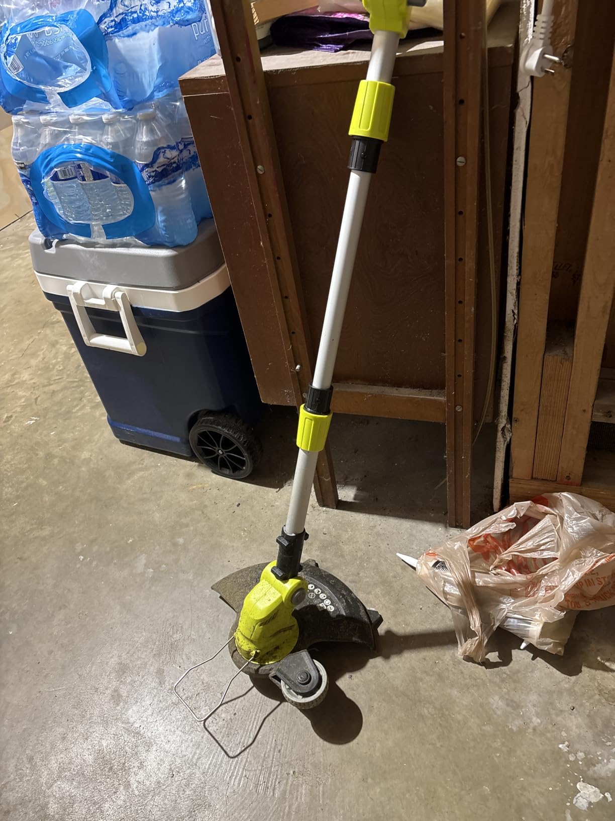 20V Electric Weed Wacker Cordless Edger Lawn Tool 2 X 2.0Ah Battery Powered Weed Eater with Charger, 12 Inch Lightweight String Trimmer, Auto Line Feed Grass Cutter Lawn Mower for Small Yard Garden customer photo 2