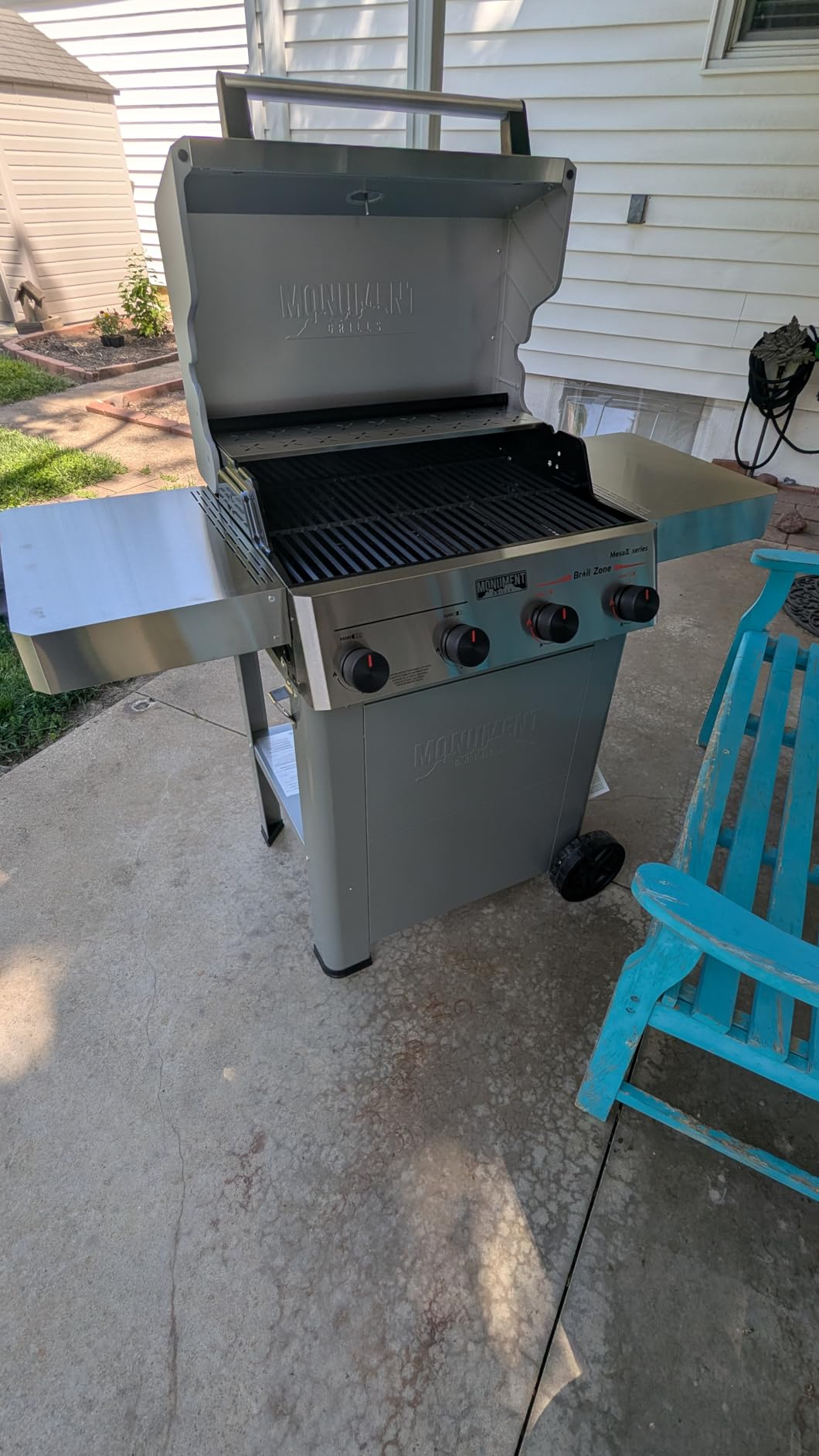 Monument Grills 4 Burner Propane Gas Grill with Advanced Broil Zone, Stainless Steel Outdoor Mesa 2 Barbecue Grill, Foldable Side Shelves, 500°F in 5 Mins, Fast Assembly, Mesa II 410FBZ customer photo 2